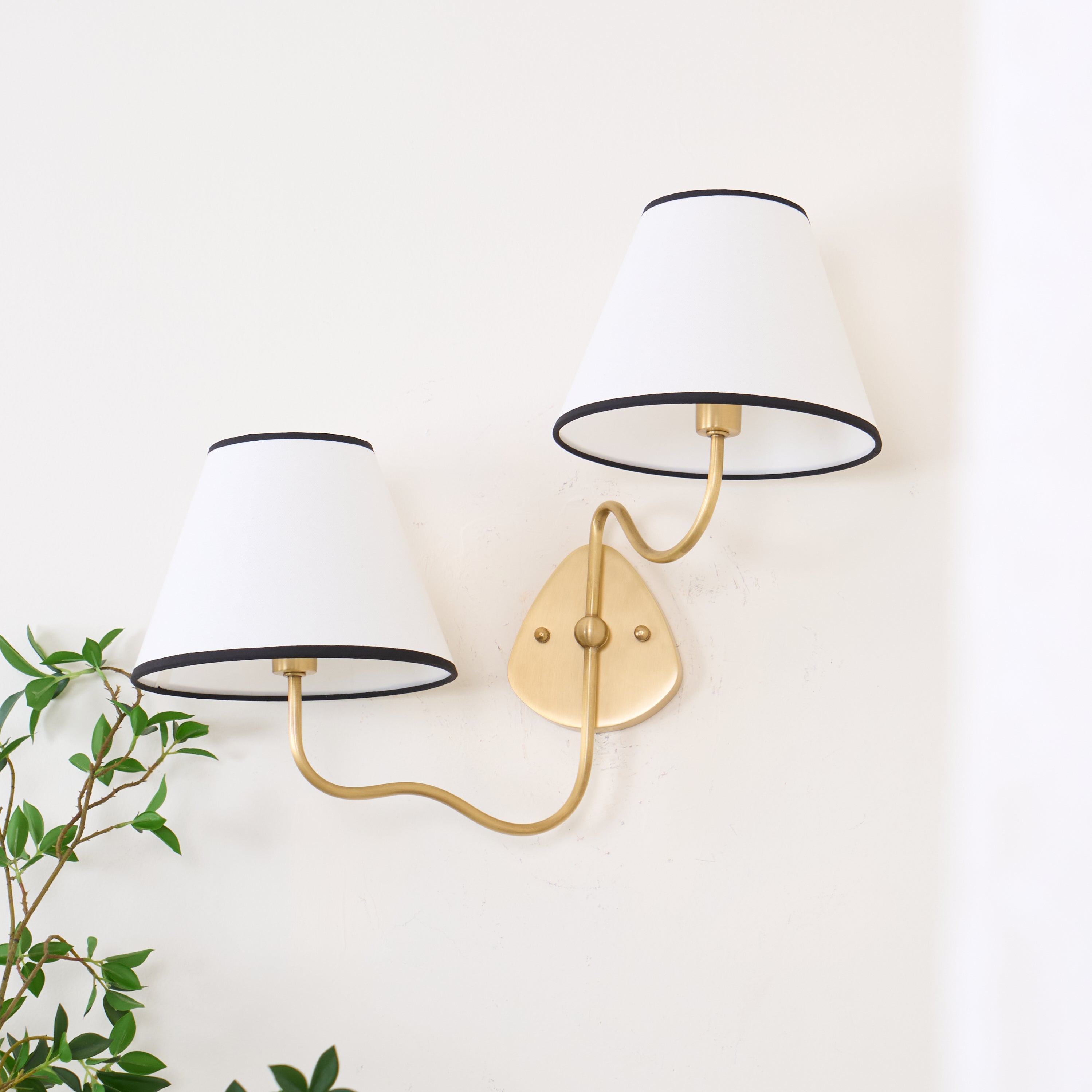 Evynor Vintage Industrial Brass Fabric Wall Lamp - Letslighting