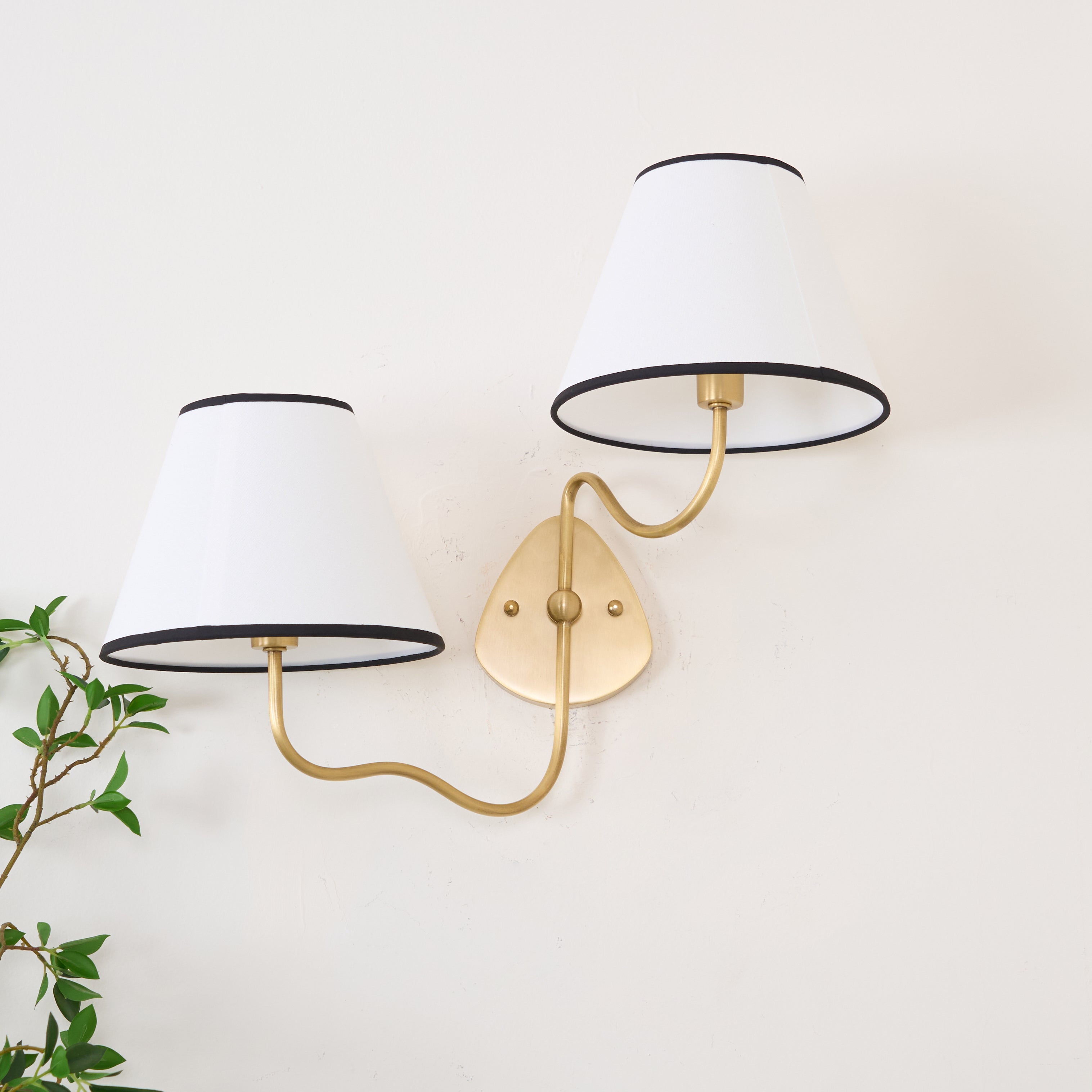 Evynor Vintage Industrial Brass Fabric Wall Lamp - Letslighting