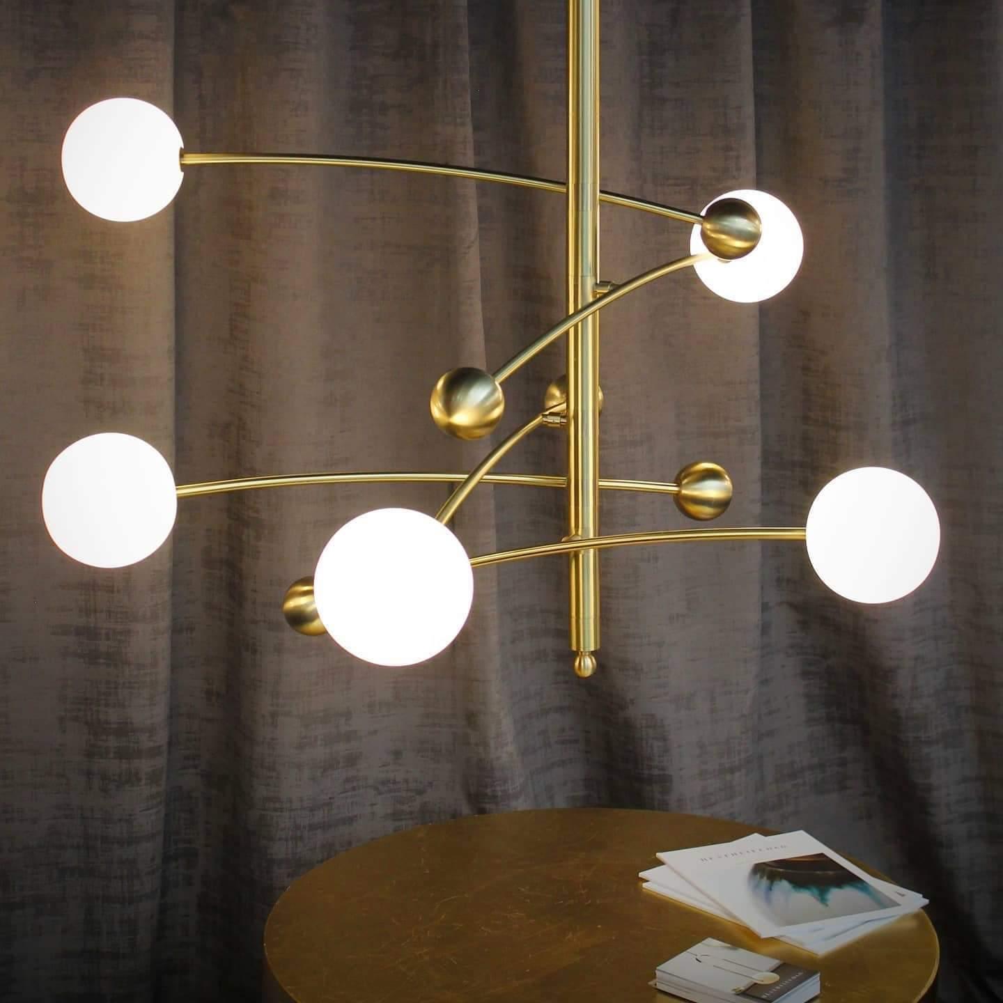 Lustra Chandelier Brass Vertical Beam Globe - Letslighting