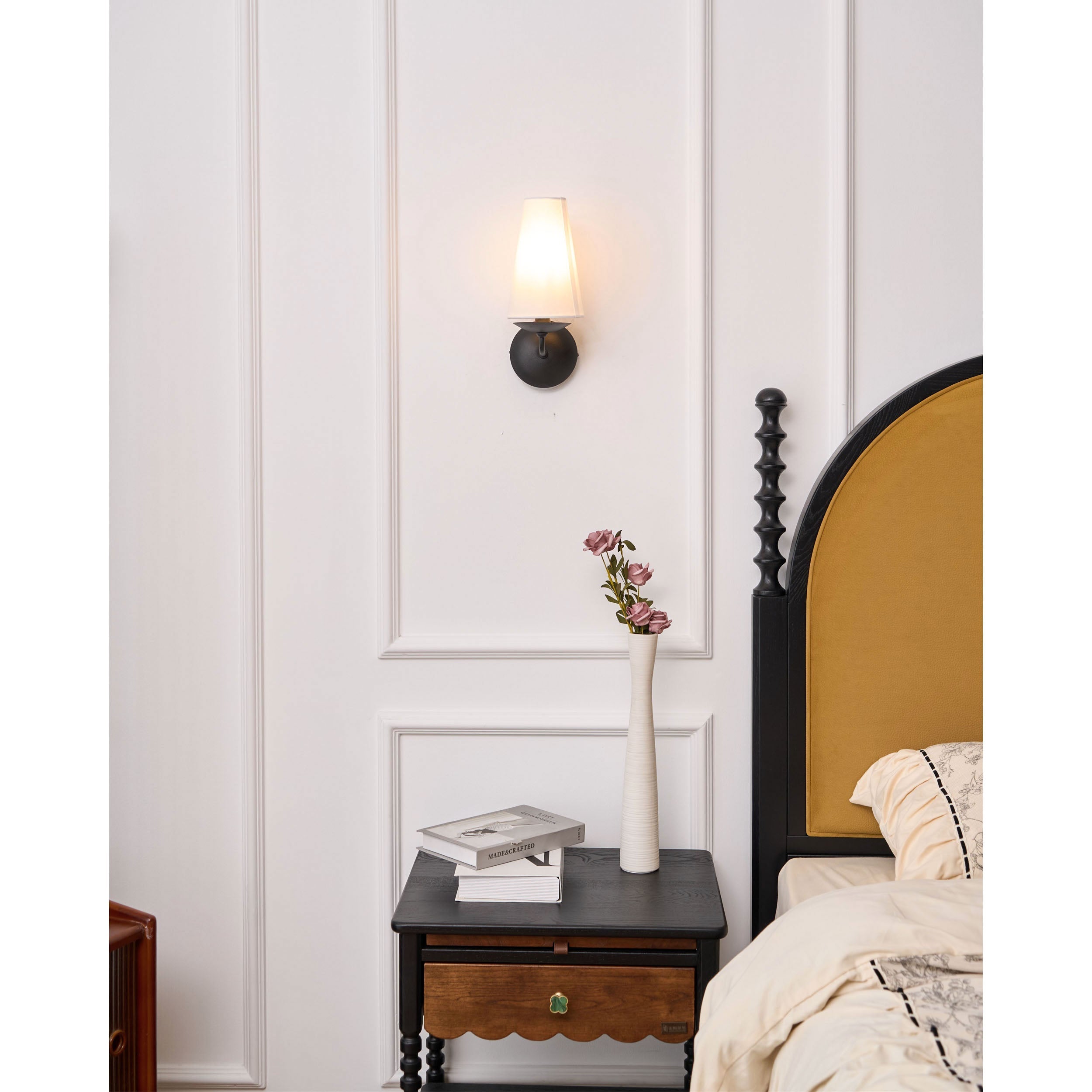 Avraee Modern Minimalist Brass Fabric Wall Lamp - Letslighting