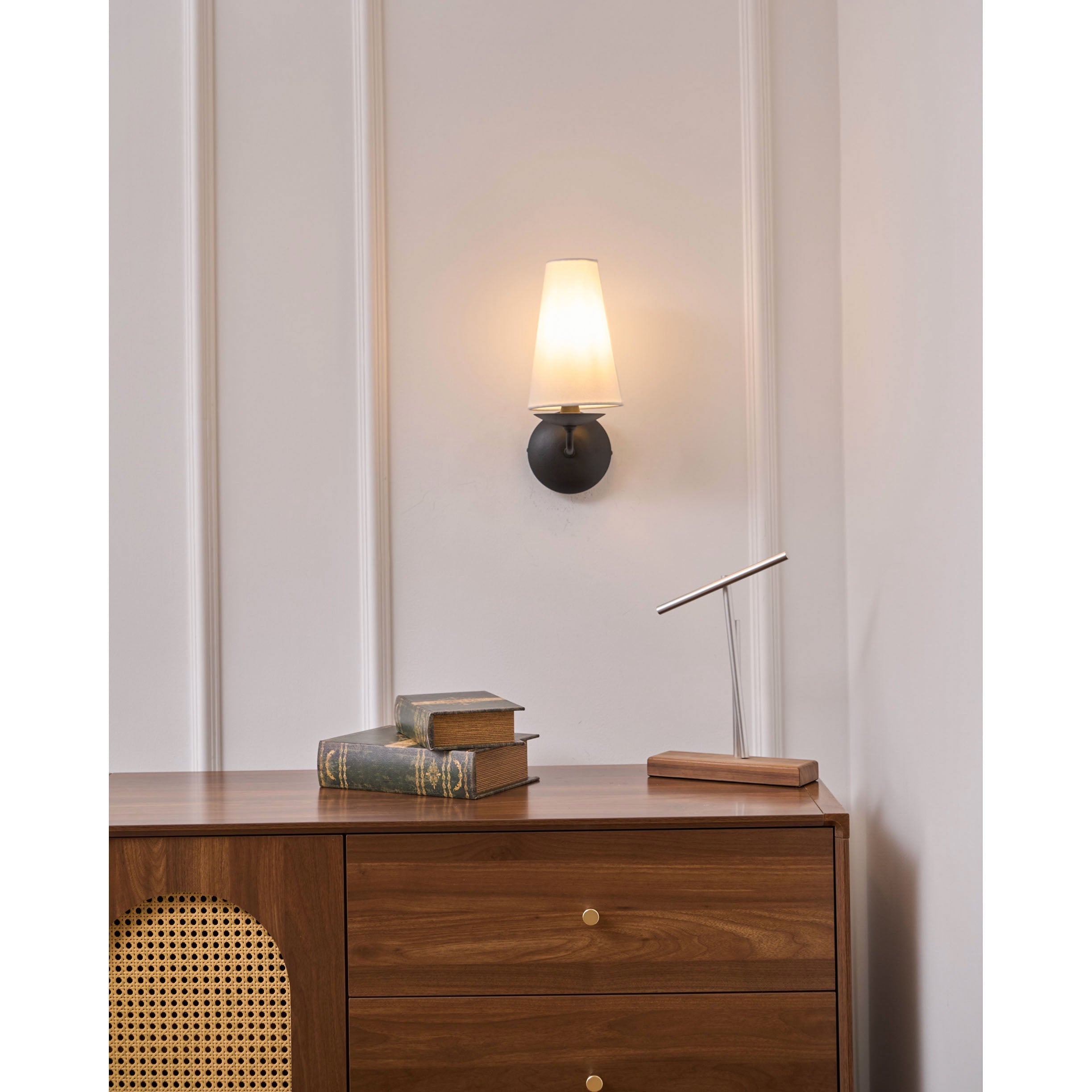 Avraee Modern Minimalist Brass Fabric Wall Lamp - Letslighting