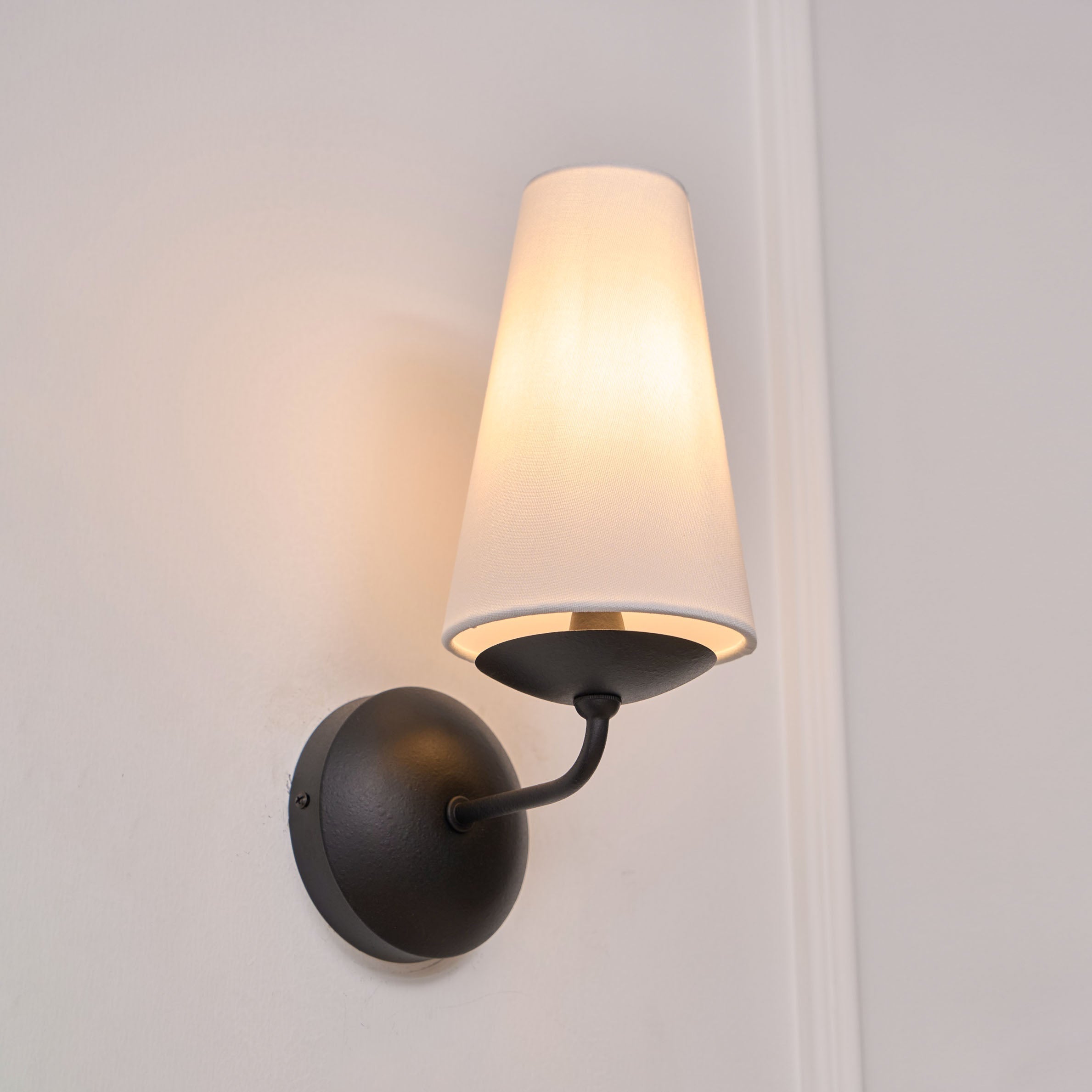 Avraee Modern Minimalist Brass Fabric Wall Lamp - Letslighting
