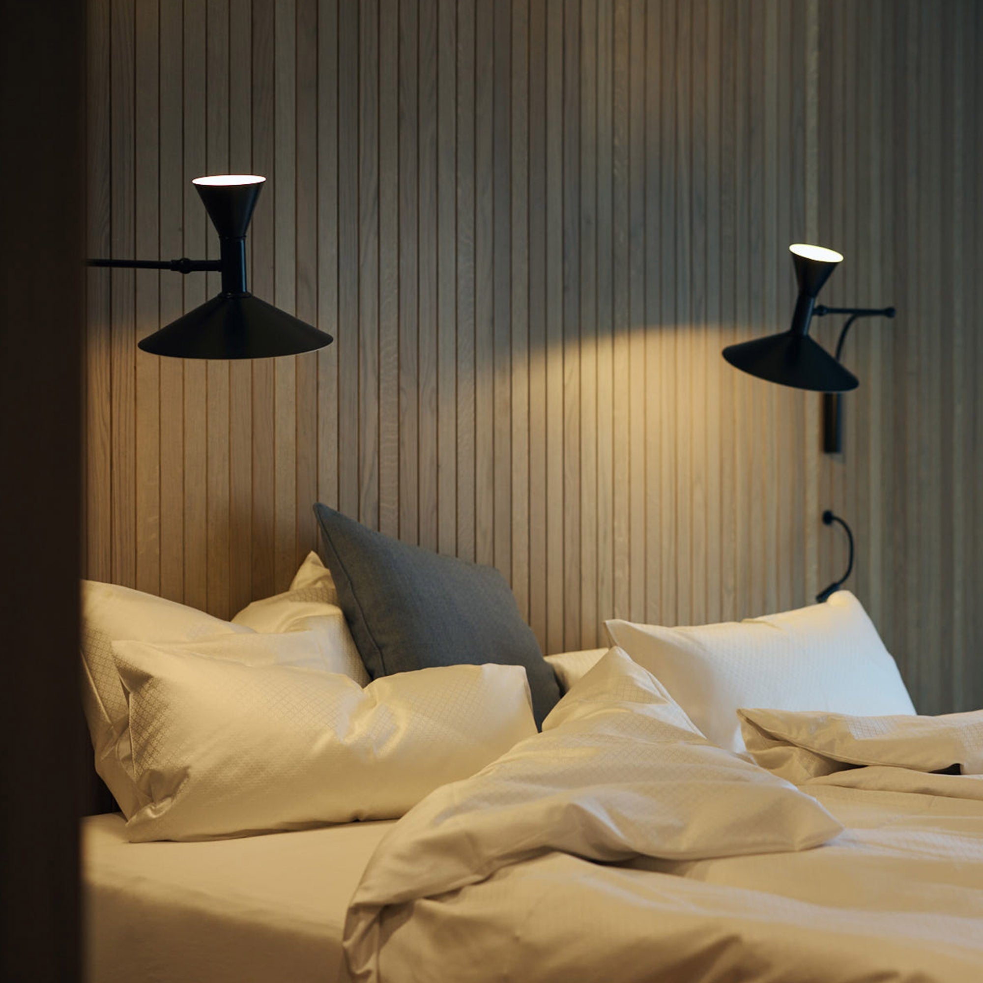 Lustra Wall Lamp Marseille Adjustable - Letslighting