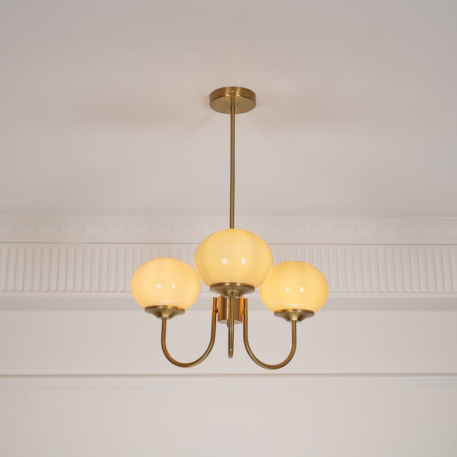 Lustra Chandelier Pink Glass Globe Gold - Letslighting