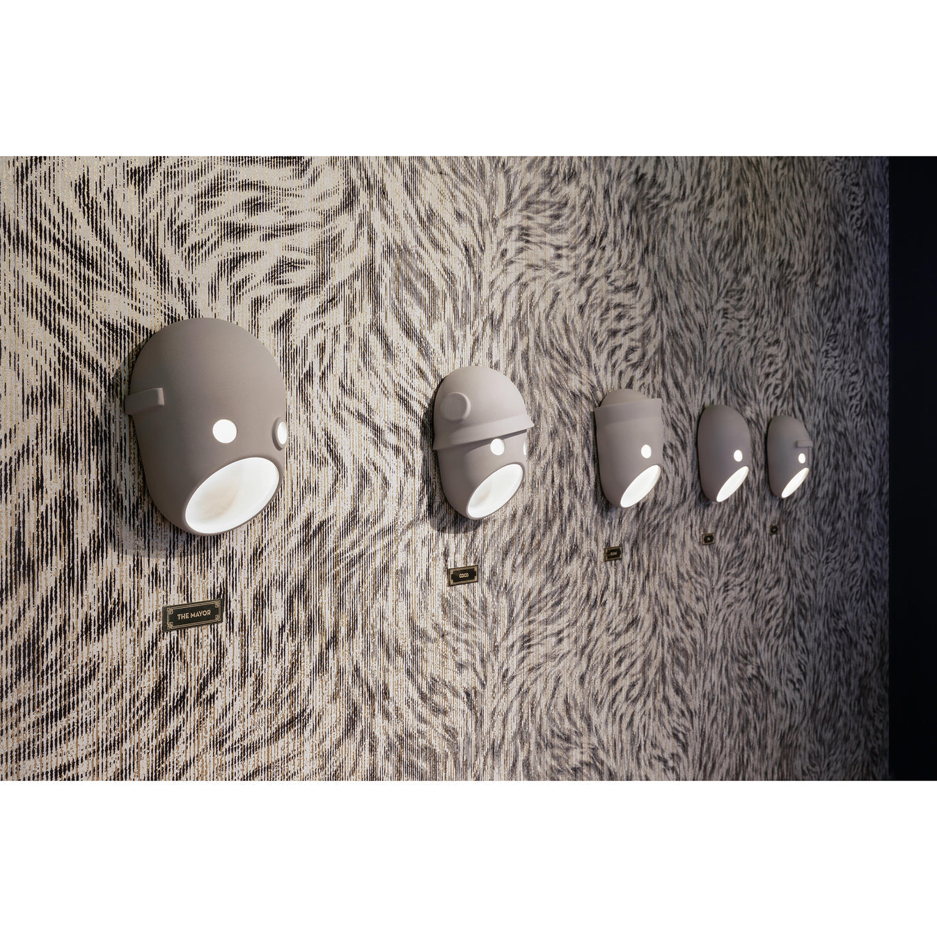 Mask Individual Creativity Resin Wall Light - Letslighting