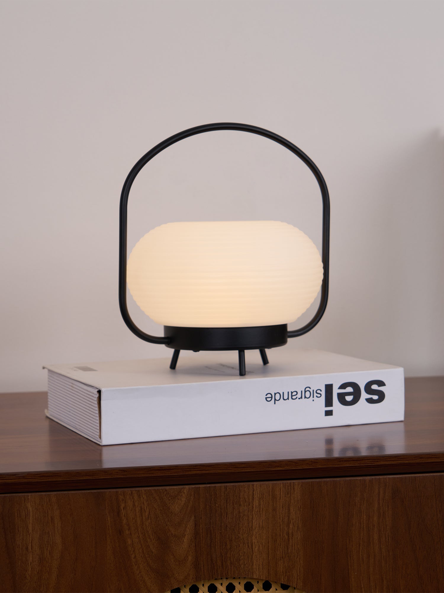 Andrea Minimalist Table Lamp - Letslighting