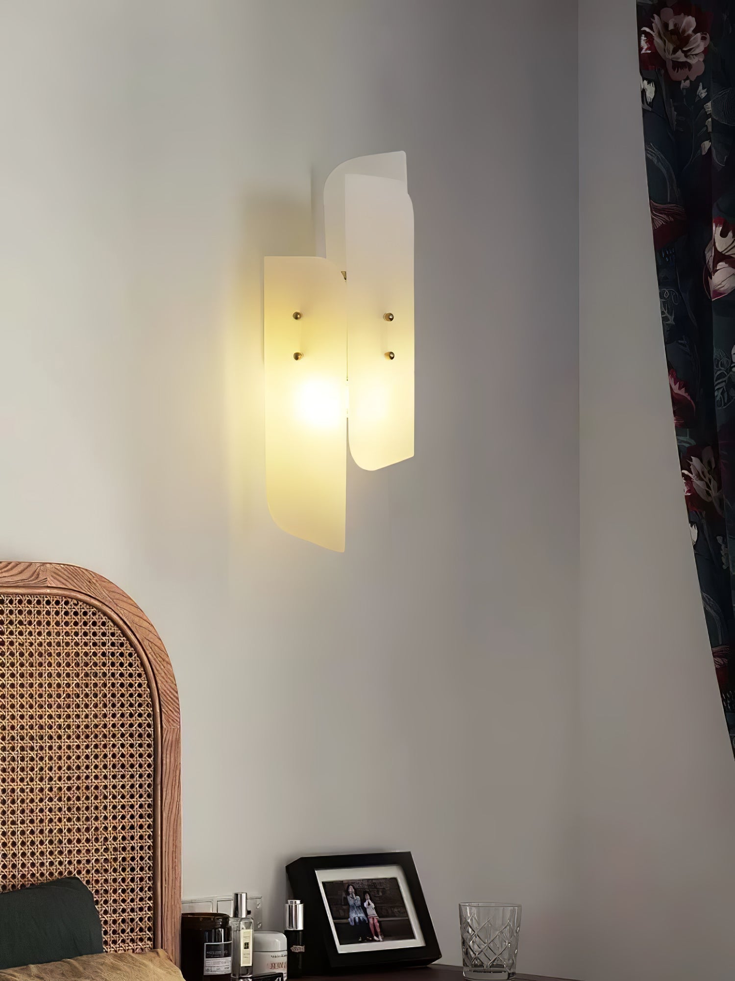Veyra Alabaster Wall Sconce - Letslighting