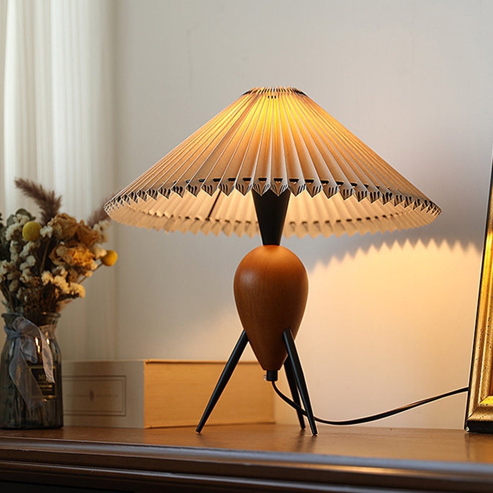 Elyse Wood & Fabric Retro Table Lamp - Letslighting