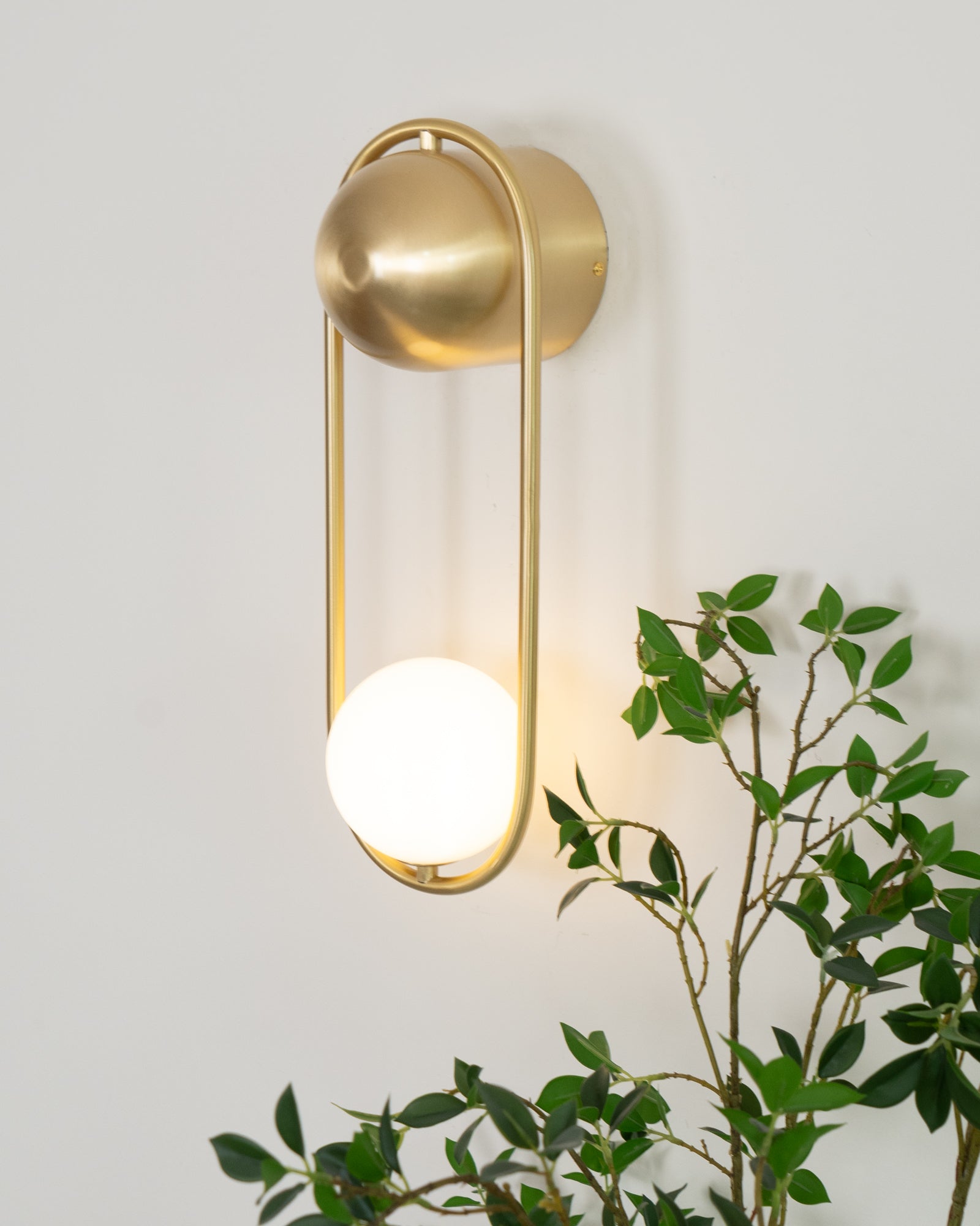 Radiain Brass Minimalist Wall Lamp - Letslighting