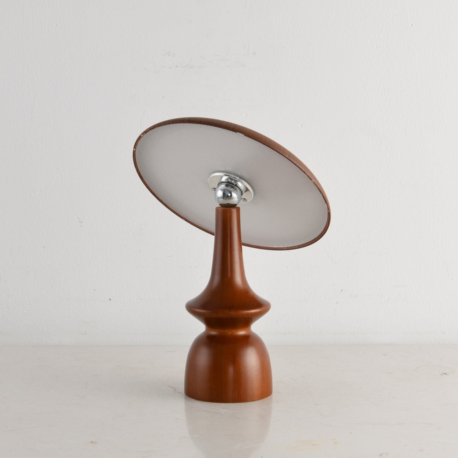 Orbis Vintage Wood Table Lamp - Letslighting