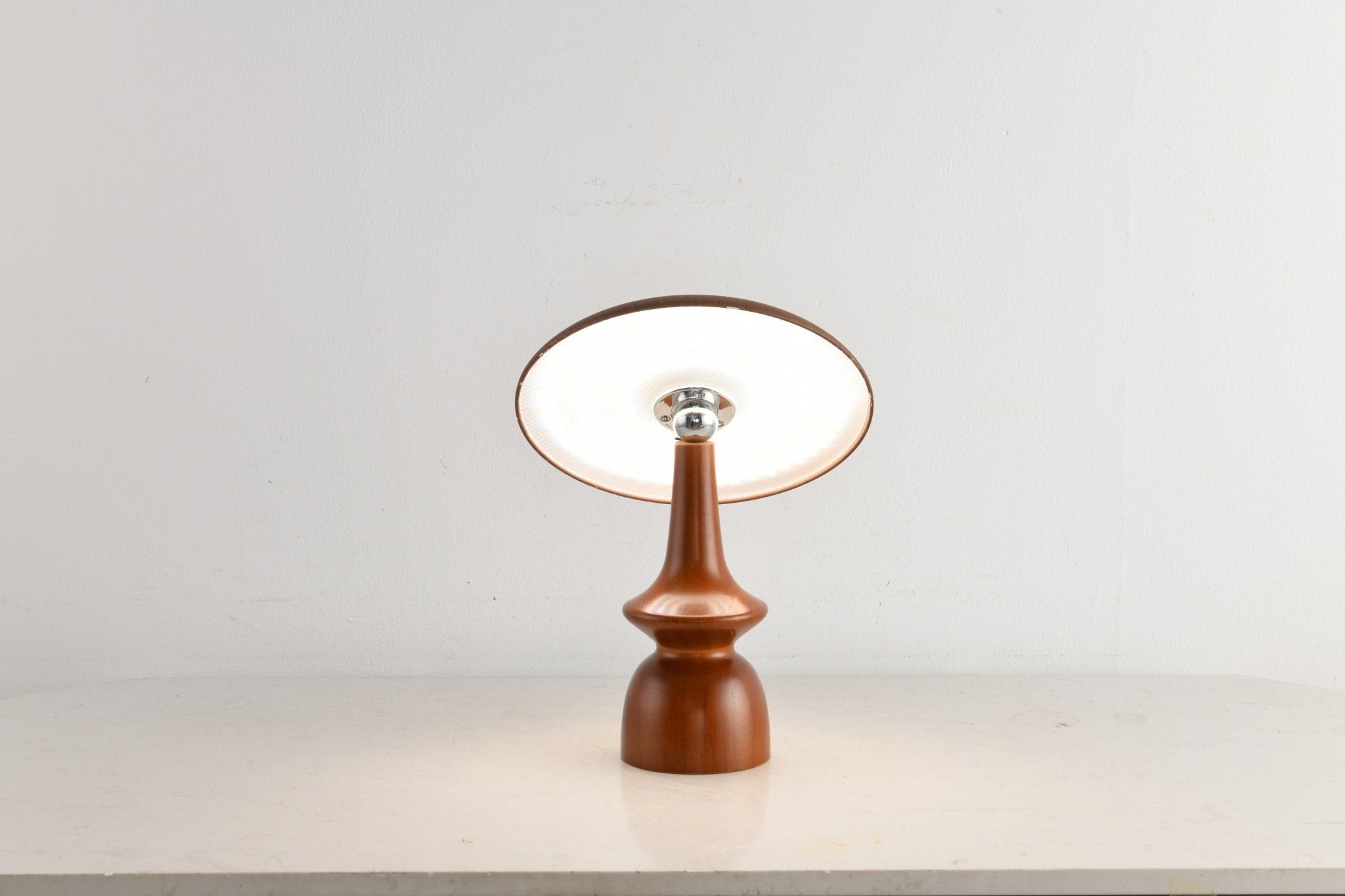 Orbis Vintage Wood Table Lamp - Letslighting