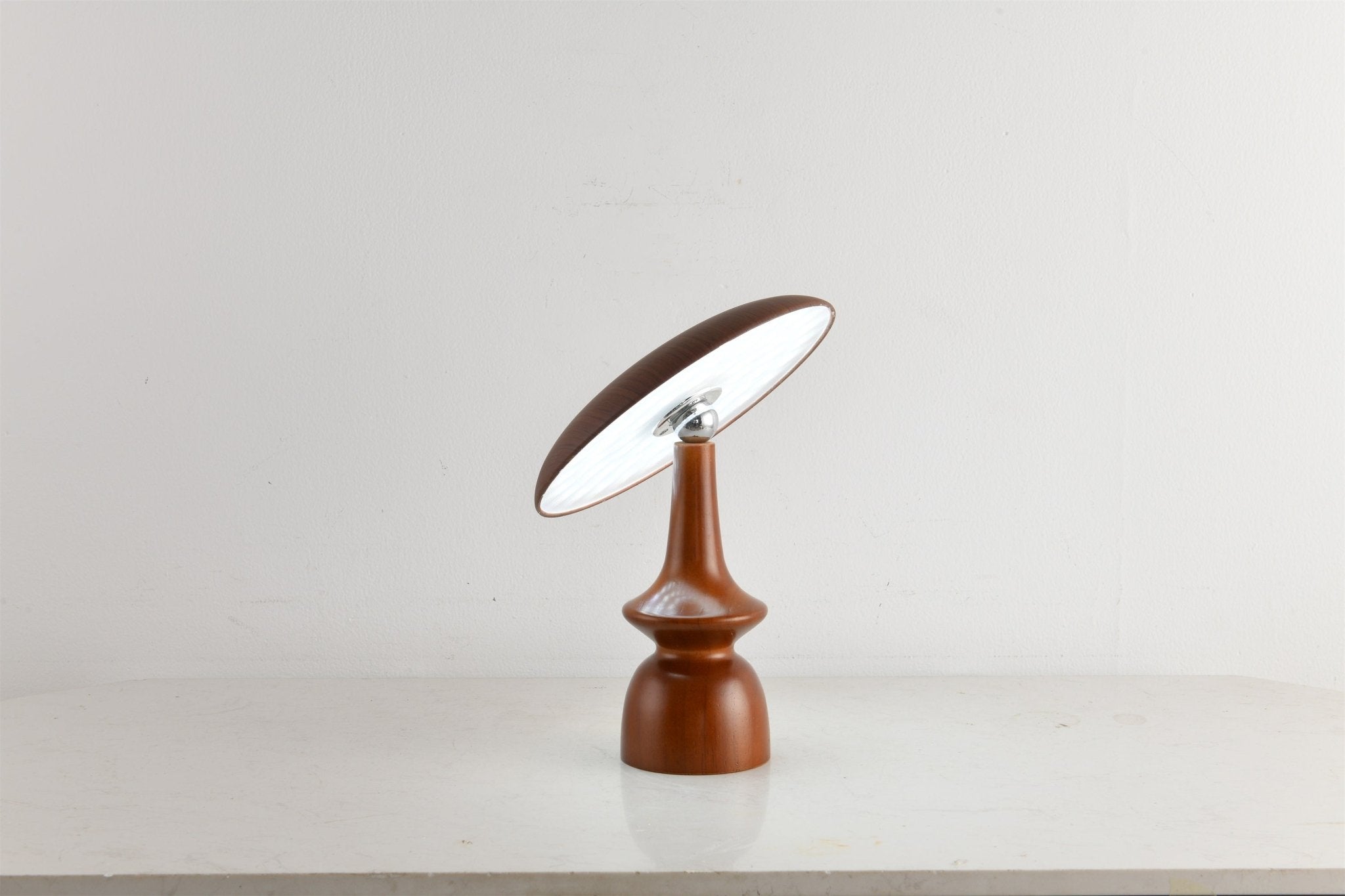 Orbis Vintage Wood Table Lamp - Letslighting