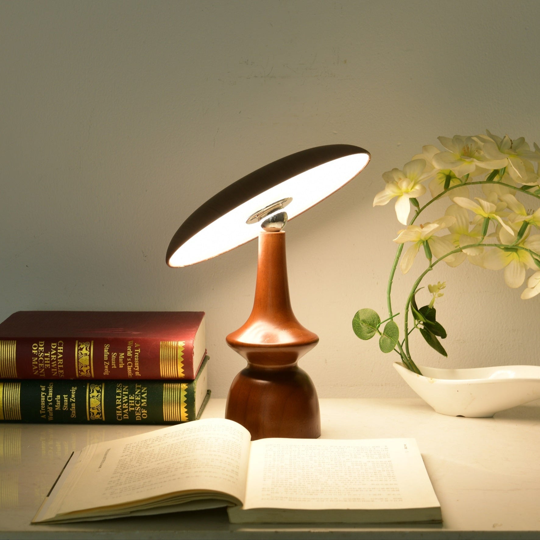 Orbis Vintage Wood Table Lamp - Letslighting