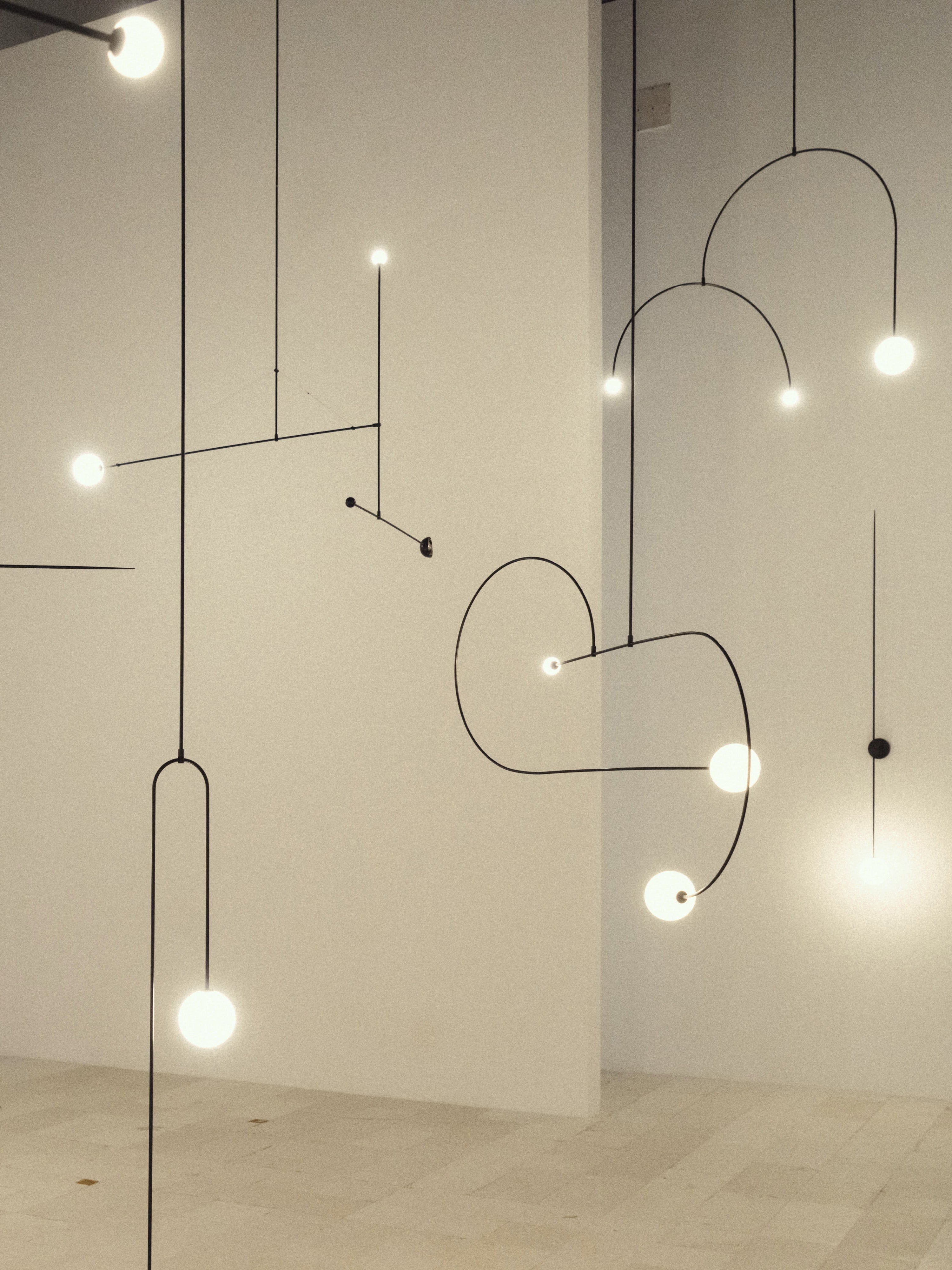 Lustra Chandelier Mobile Black Minimalist - Letslighting