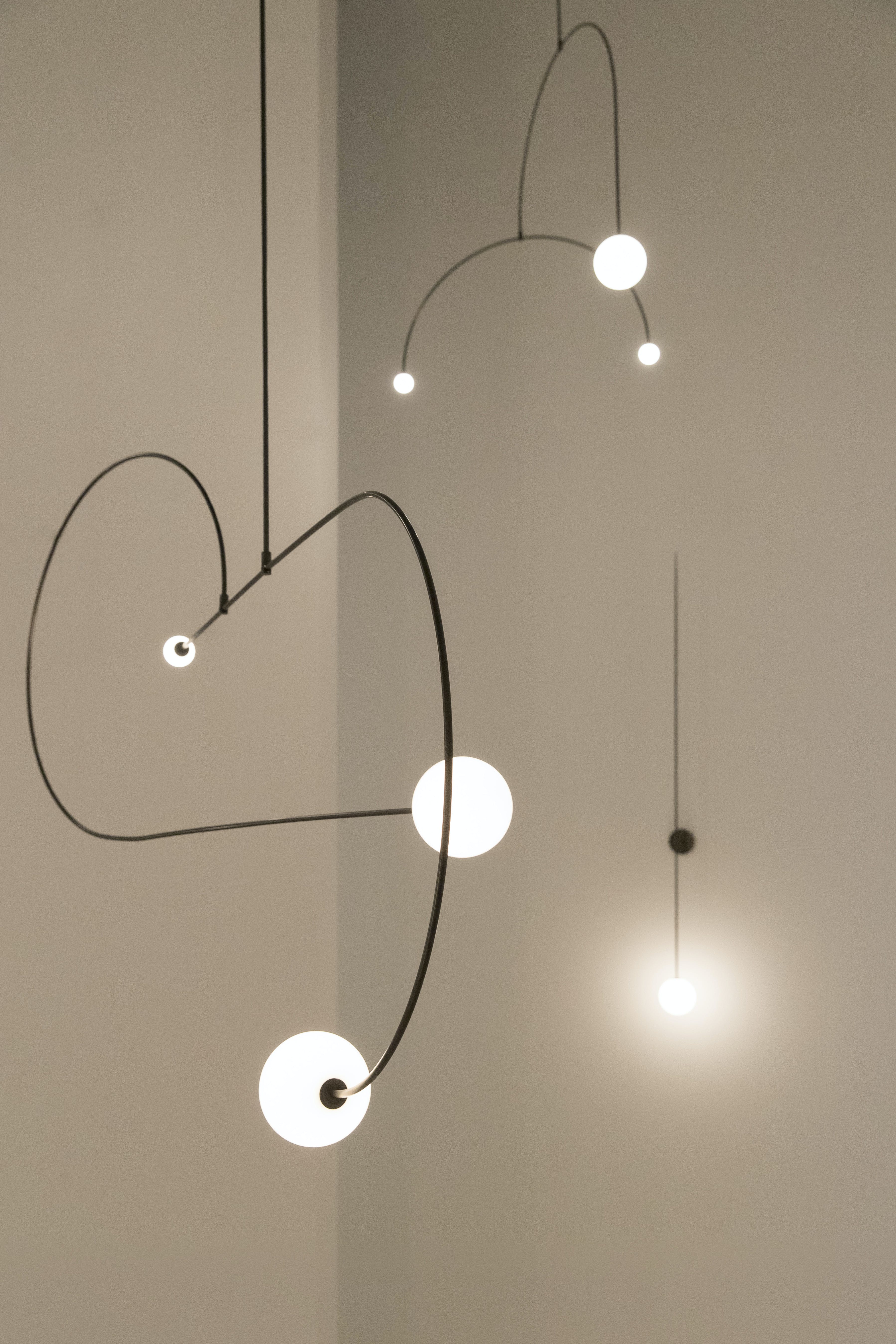 Lustra Chandelier Mobile Black Minimalist - Letslighting