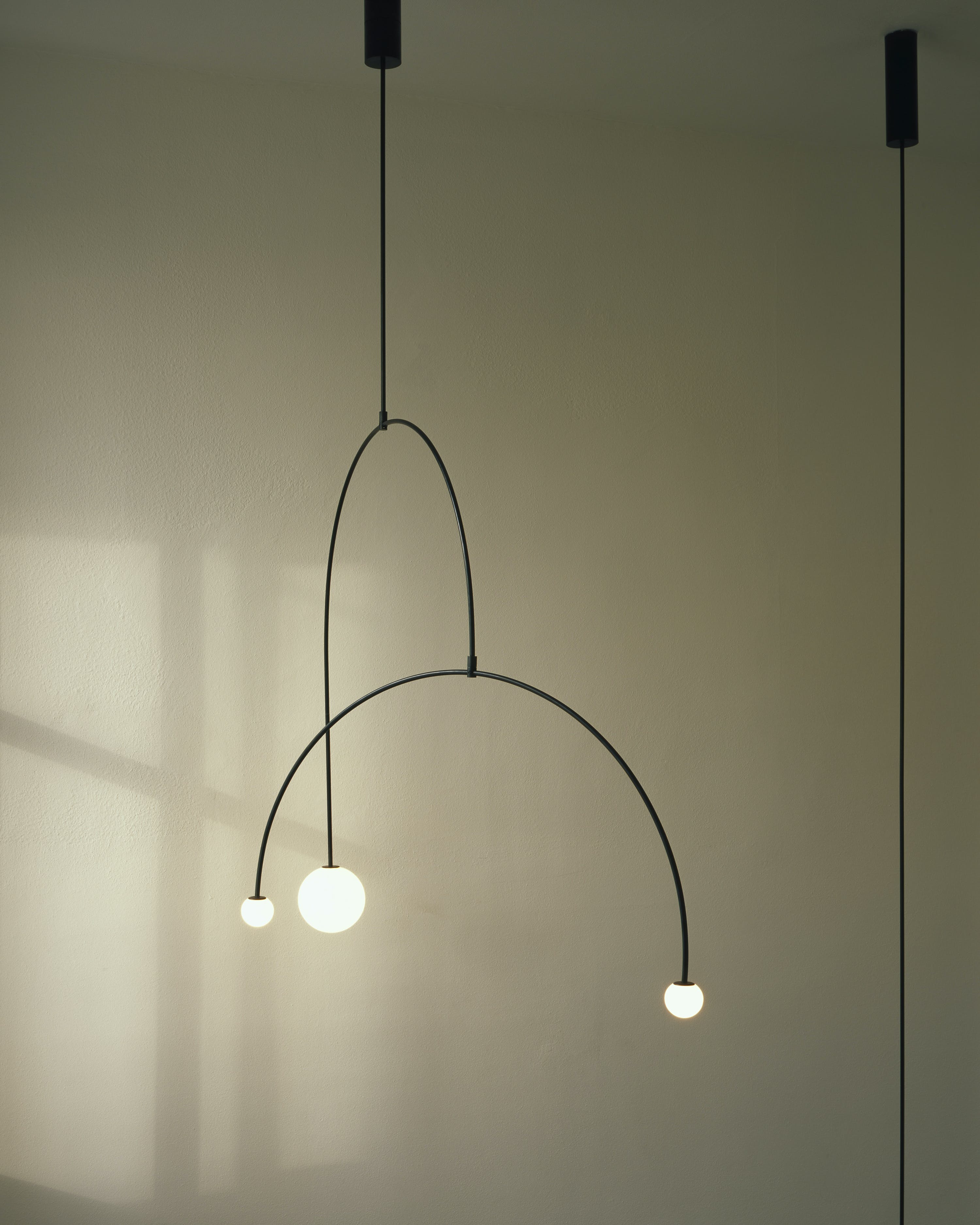 Lustra Chandelier Mobile Black Minimalist - Letslighting