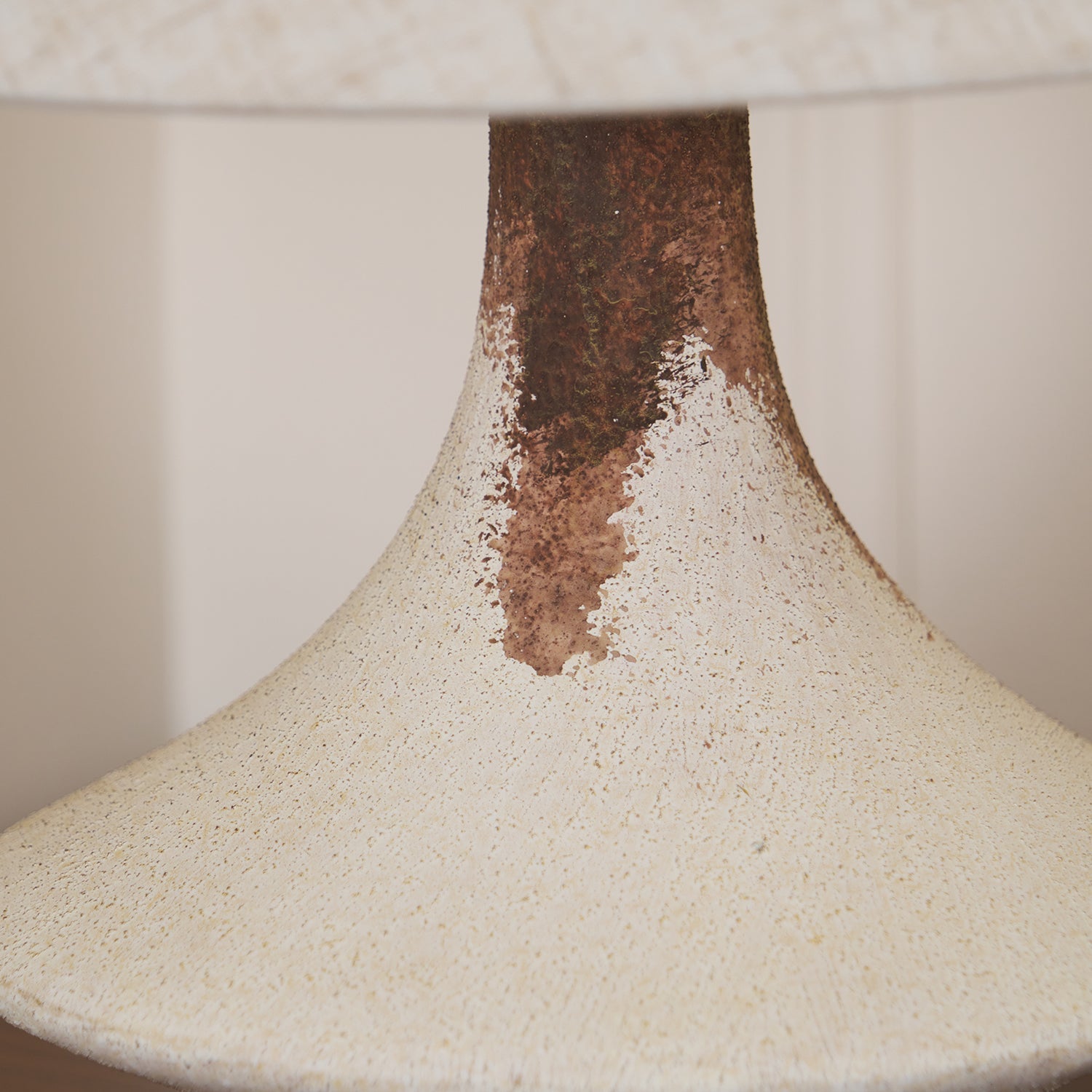 Navoer Fabric Artistic Table Lamp - Letslighting