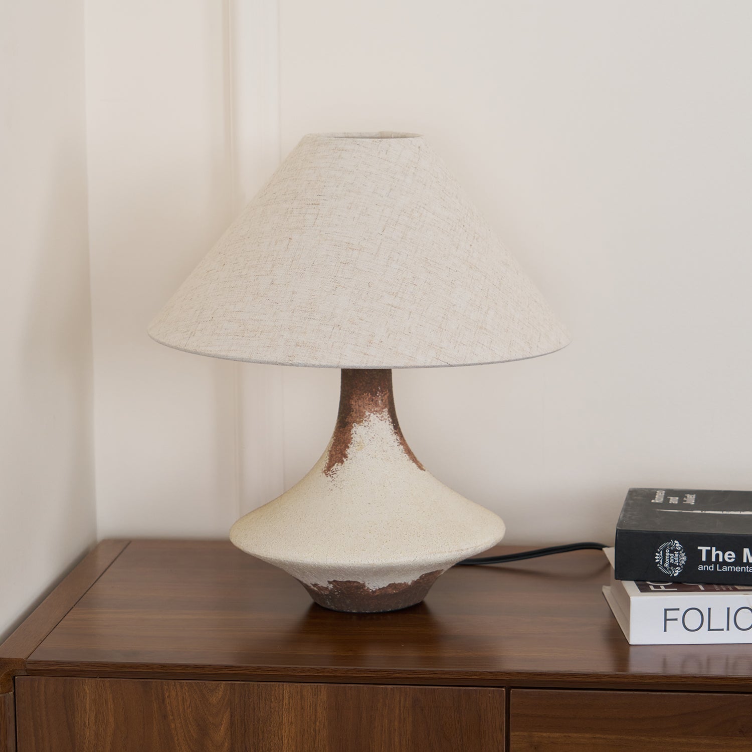 Navoer Fabric Artistic Table Lamp - Letslighting