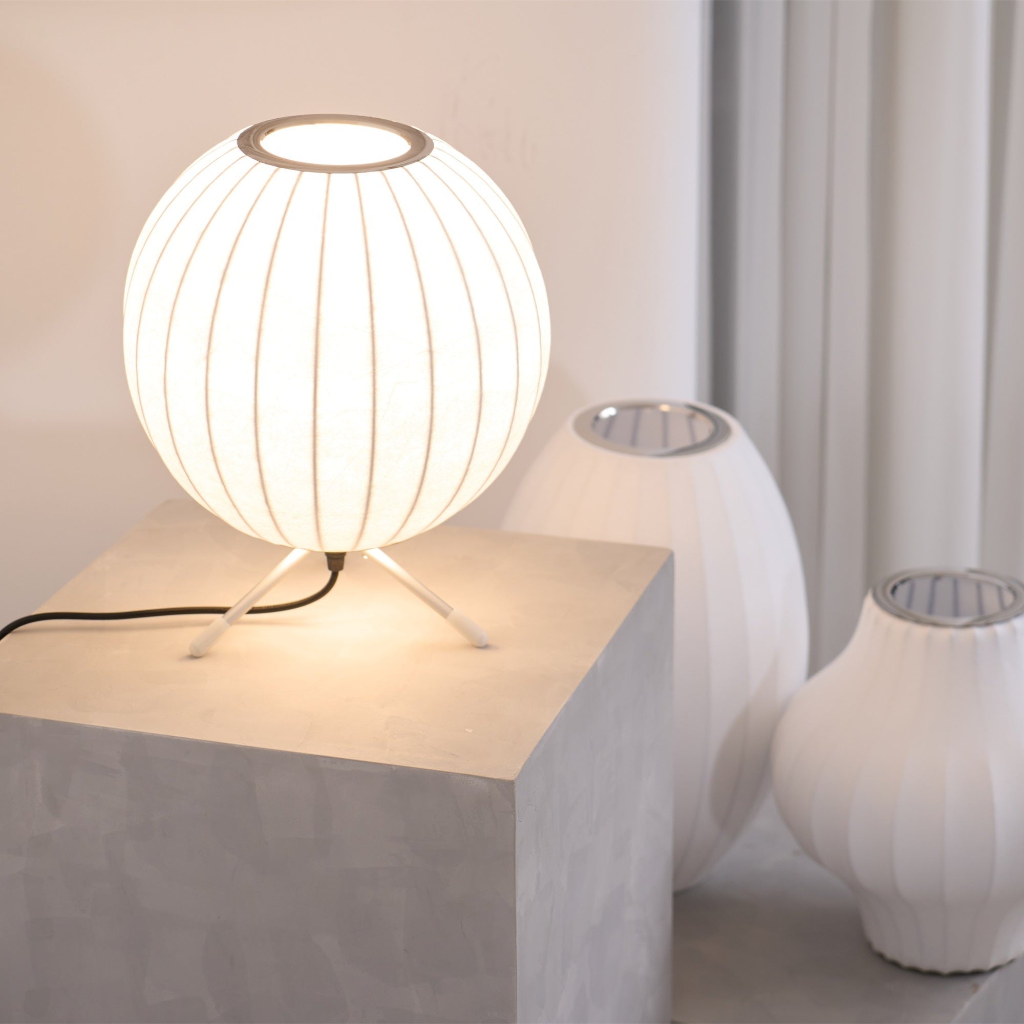 Glinice Steel Minimalist Table Lamp - Letslighting
