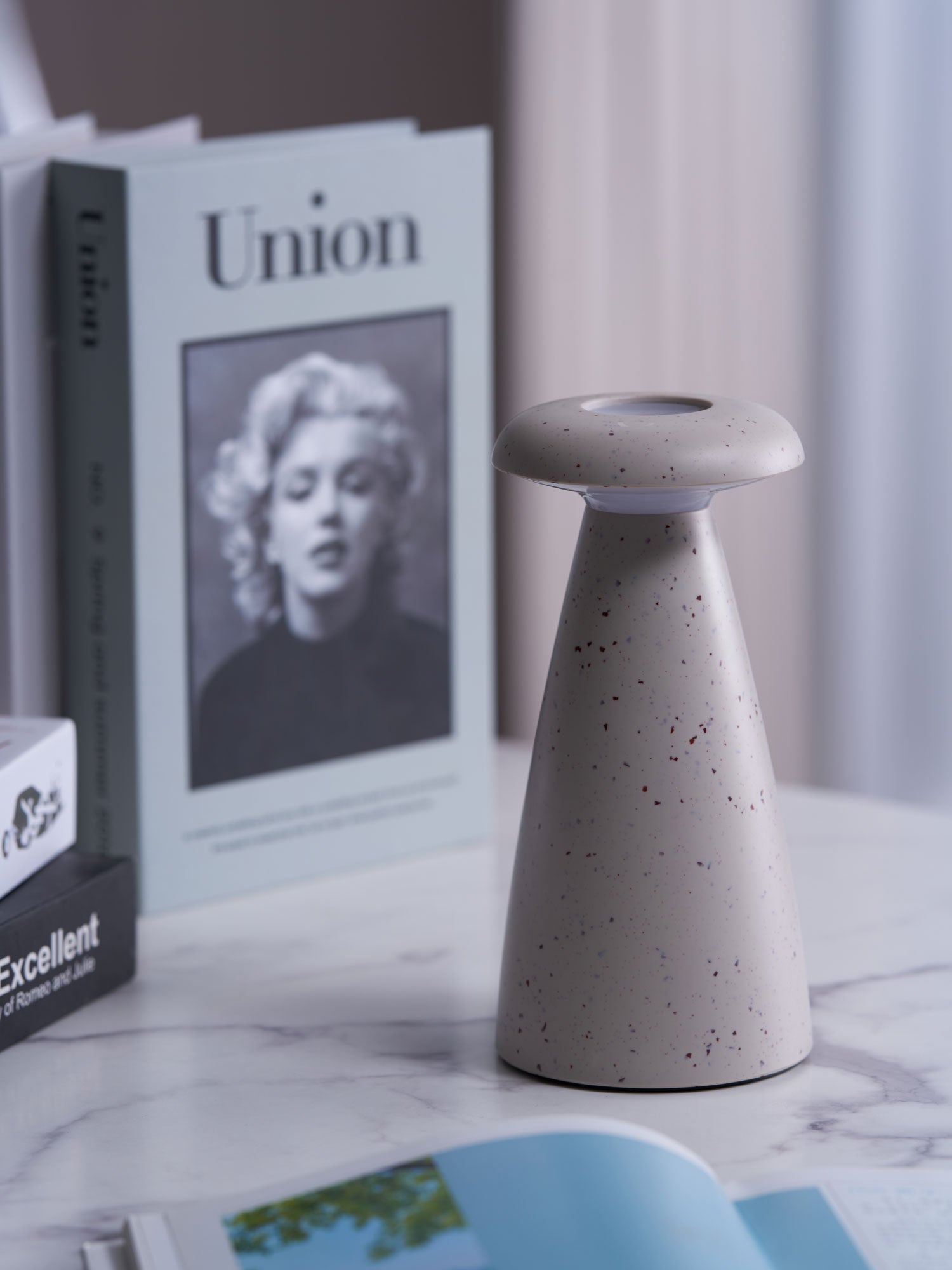 Mushroove Ceramic Minimalist Table Lamp - Letslighting