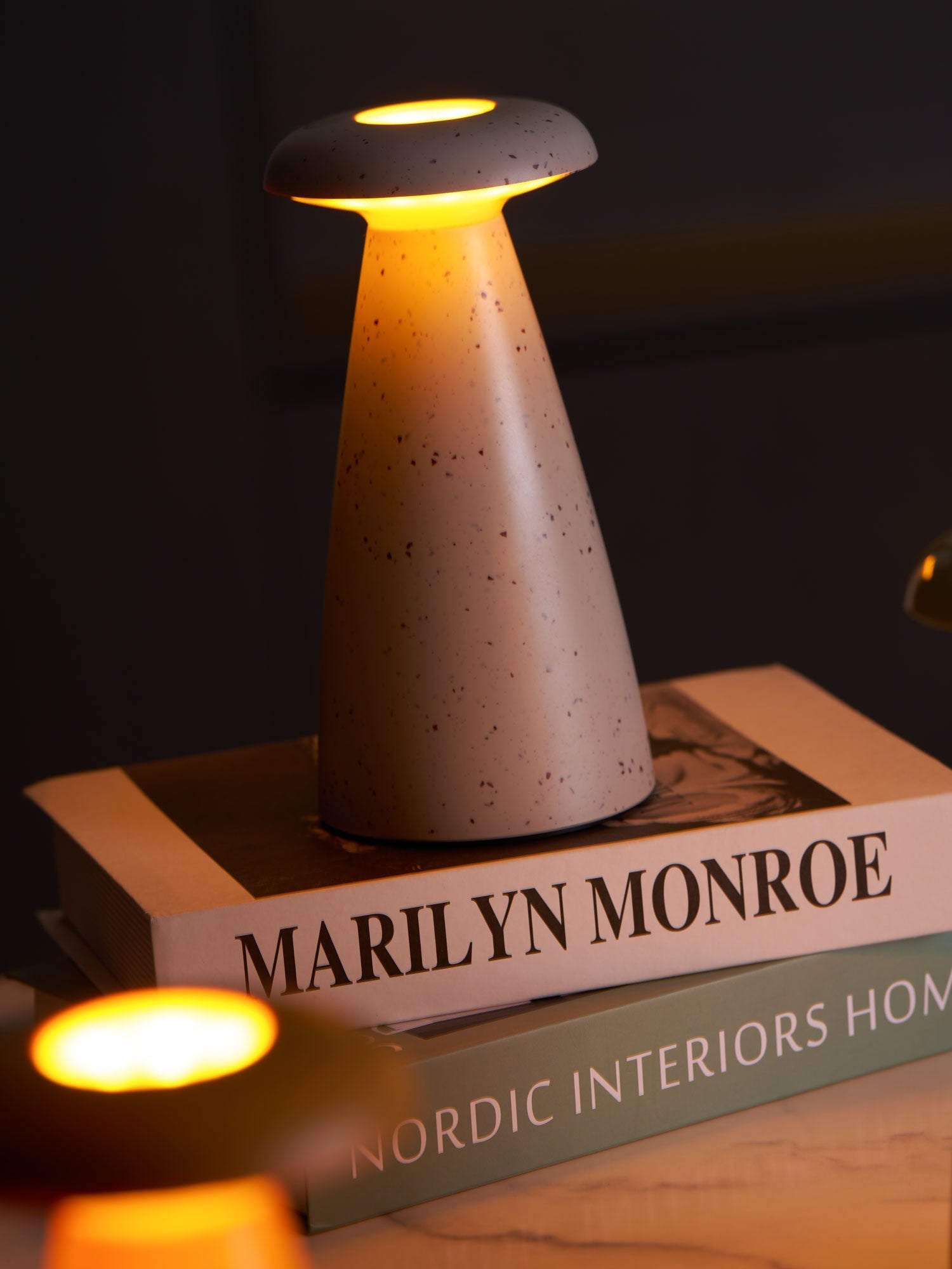 Mushroove Ceramic Minimalist Table Lamp - Letslighting