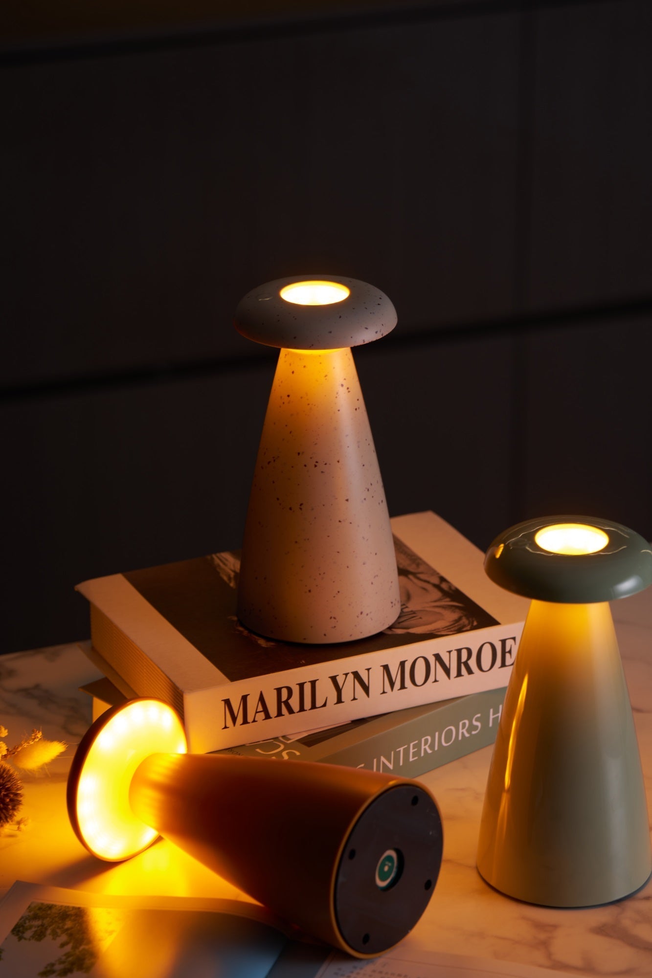 Mushroove Ceramic Minimalist Table Lamp - Letslighting