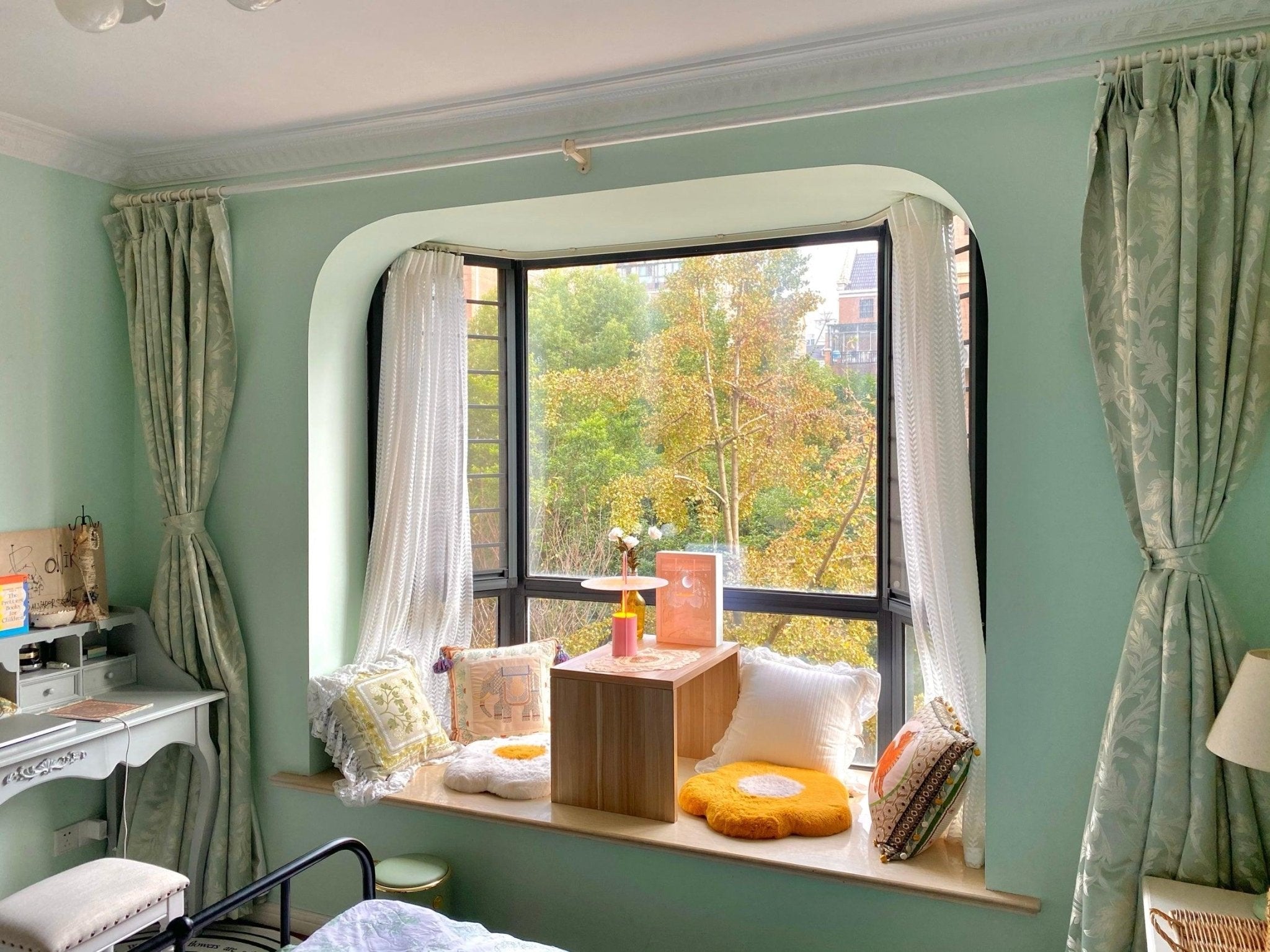 Hattie Modern Table Lamp - Letslighting