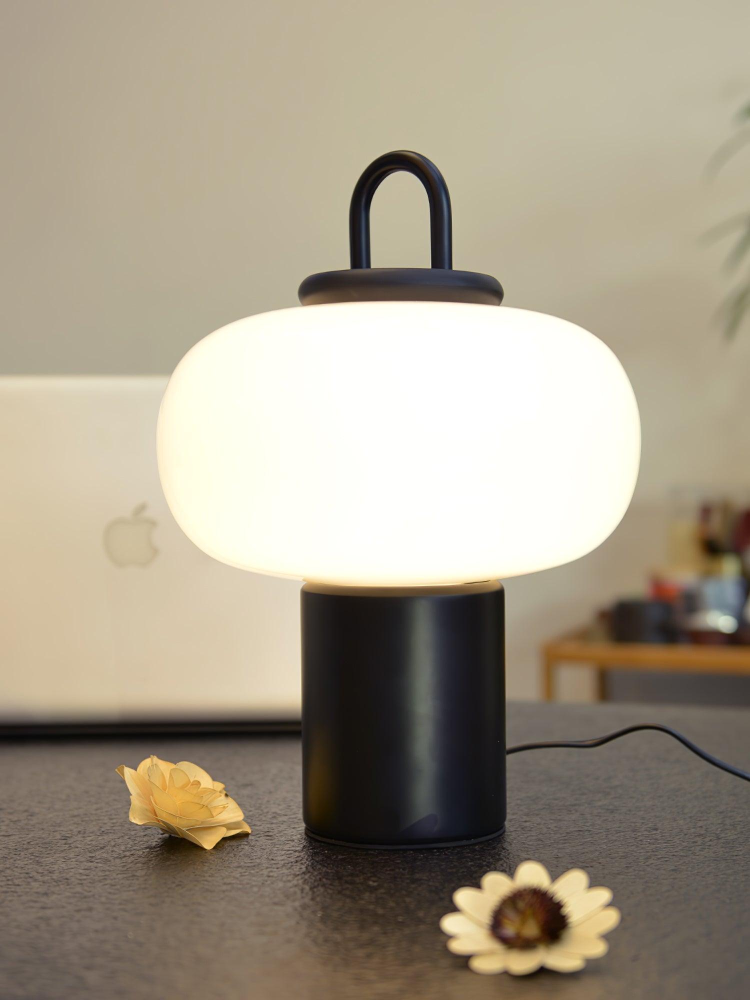 Solisic Minimalist Table Lamp - Letslighting