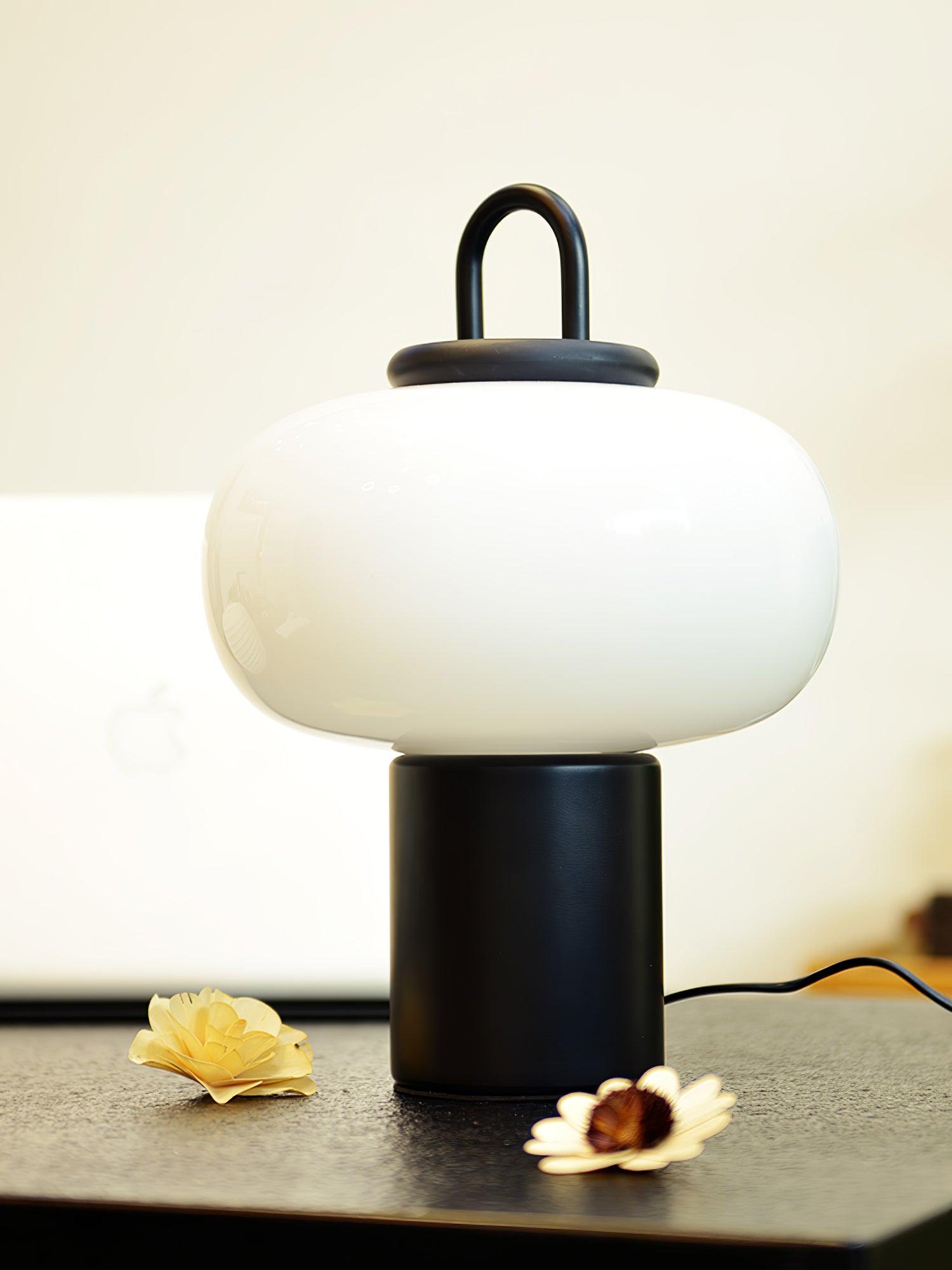 Solisic Minimalist Table Lamp - Letslighting