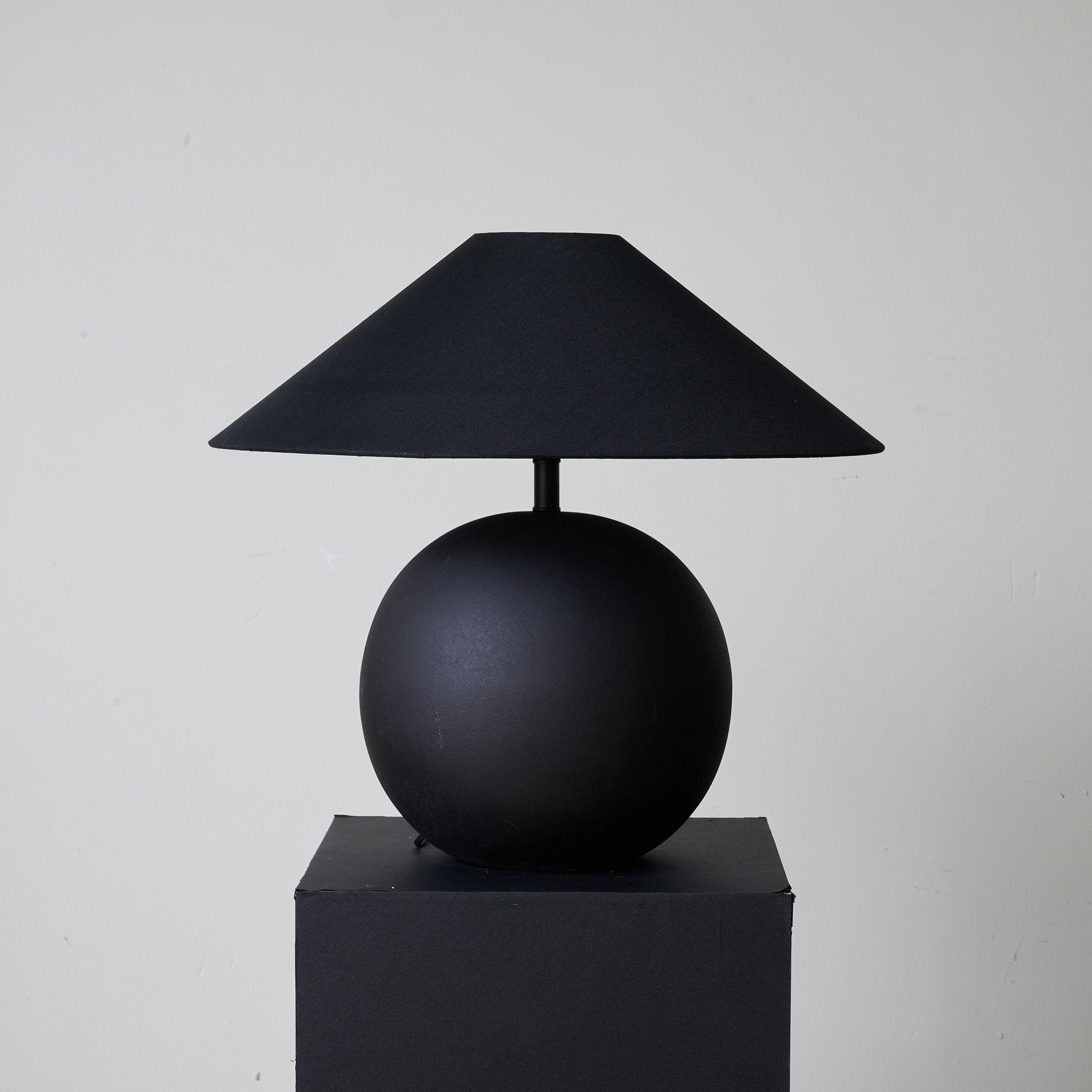 Molly Minimalist Ceramics Table Lamp - Letslighting
