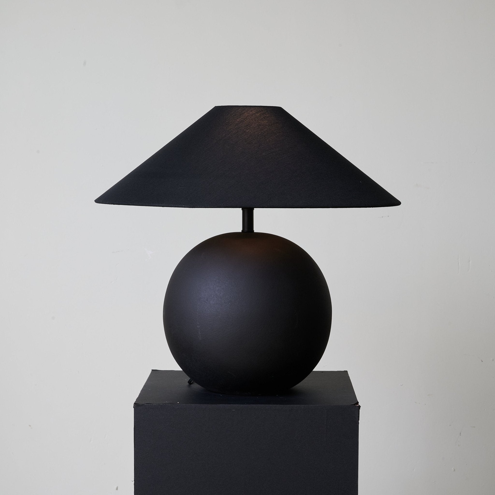 Molly Minimalist Ceramics Table Lamp - Letslighting
