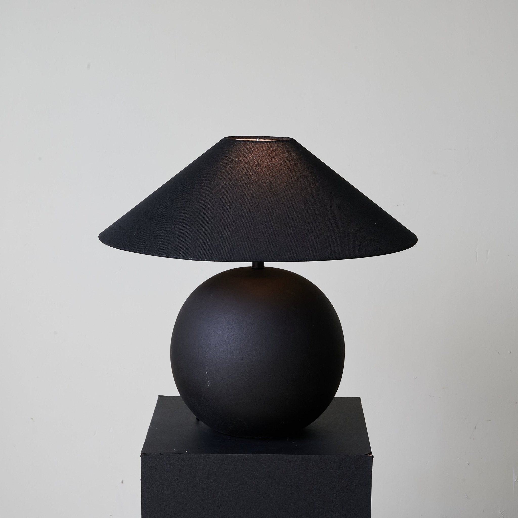 Molly Minimalist Ceramics Table Lamp - Letslighting