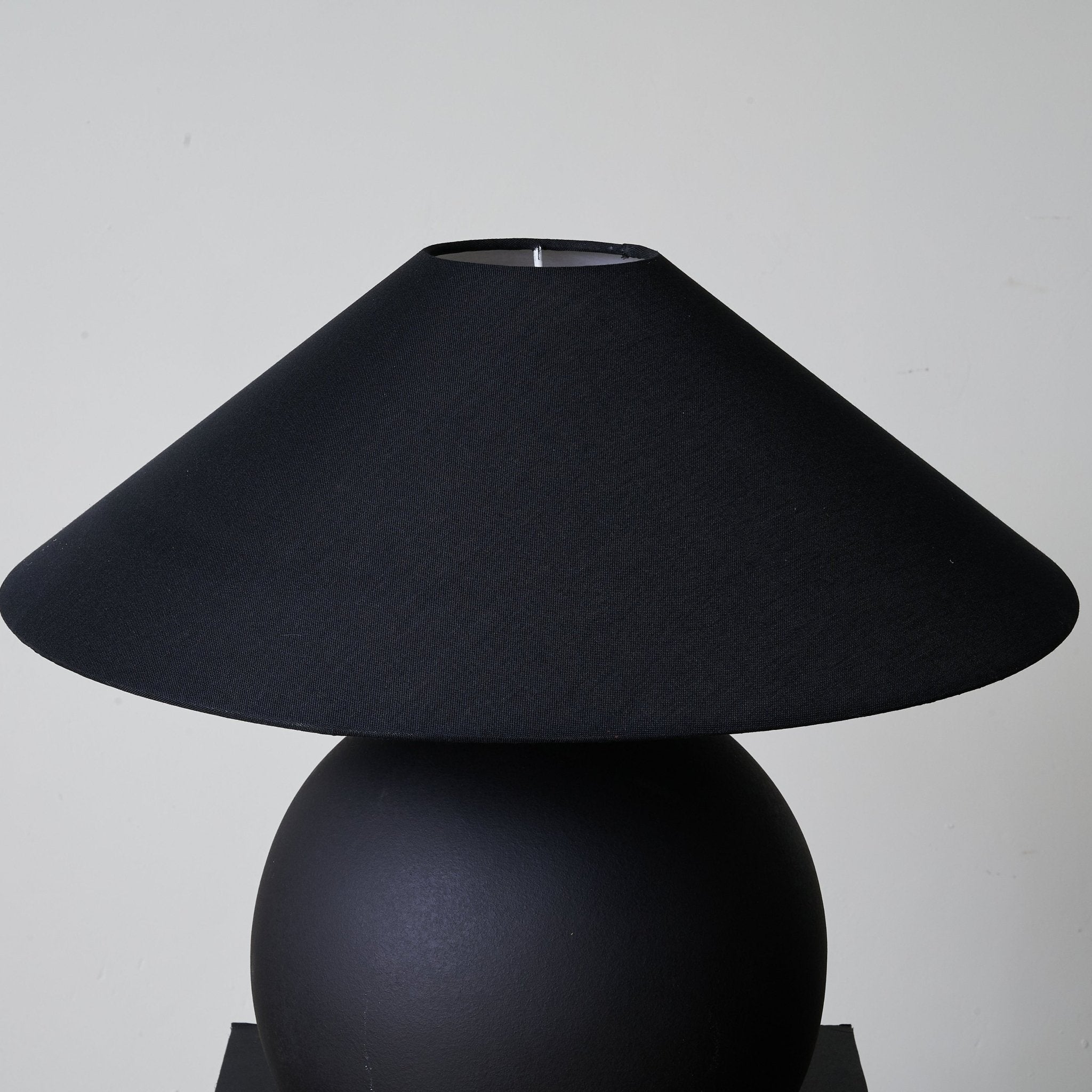 Molly Minimalist Ceramics Table Lamp - Letslighting