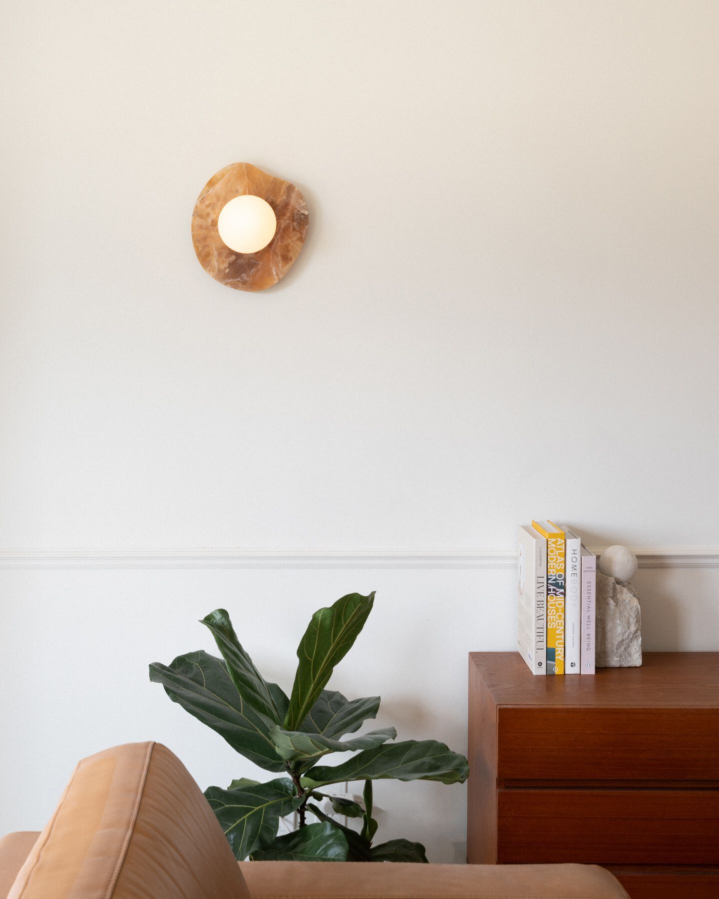 Lyvyneth Modern Minimalist Onyx Nopal Wall Lamp - Letslighting