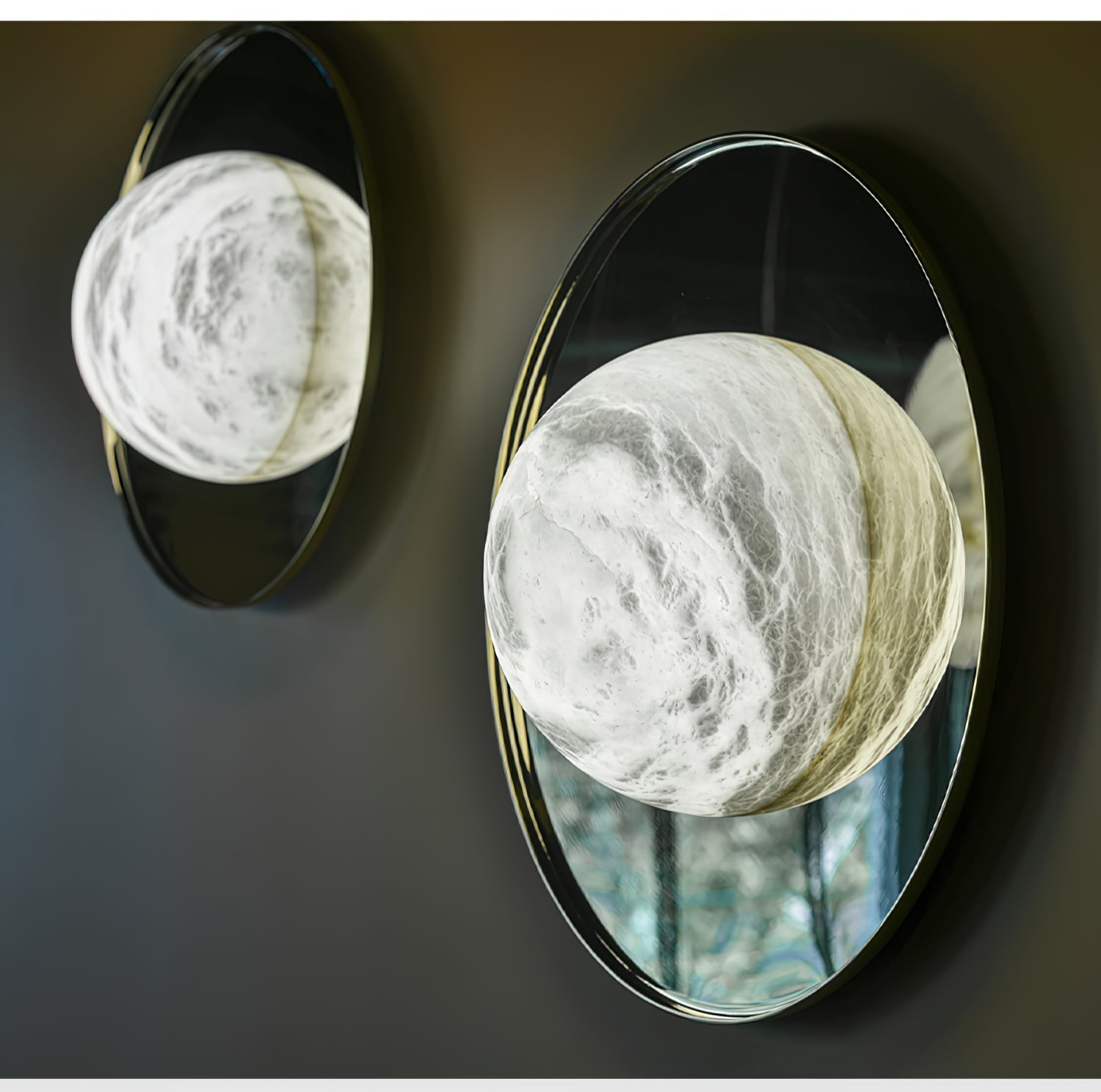 Lyra Modern Alabaster Wall Light