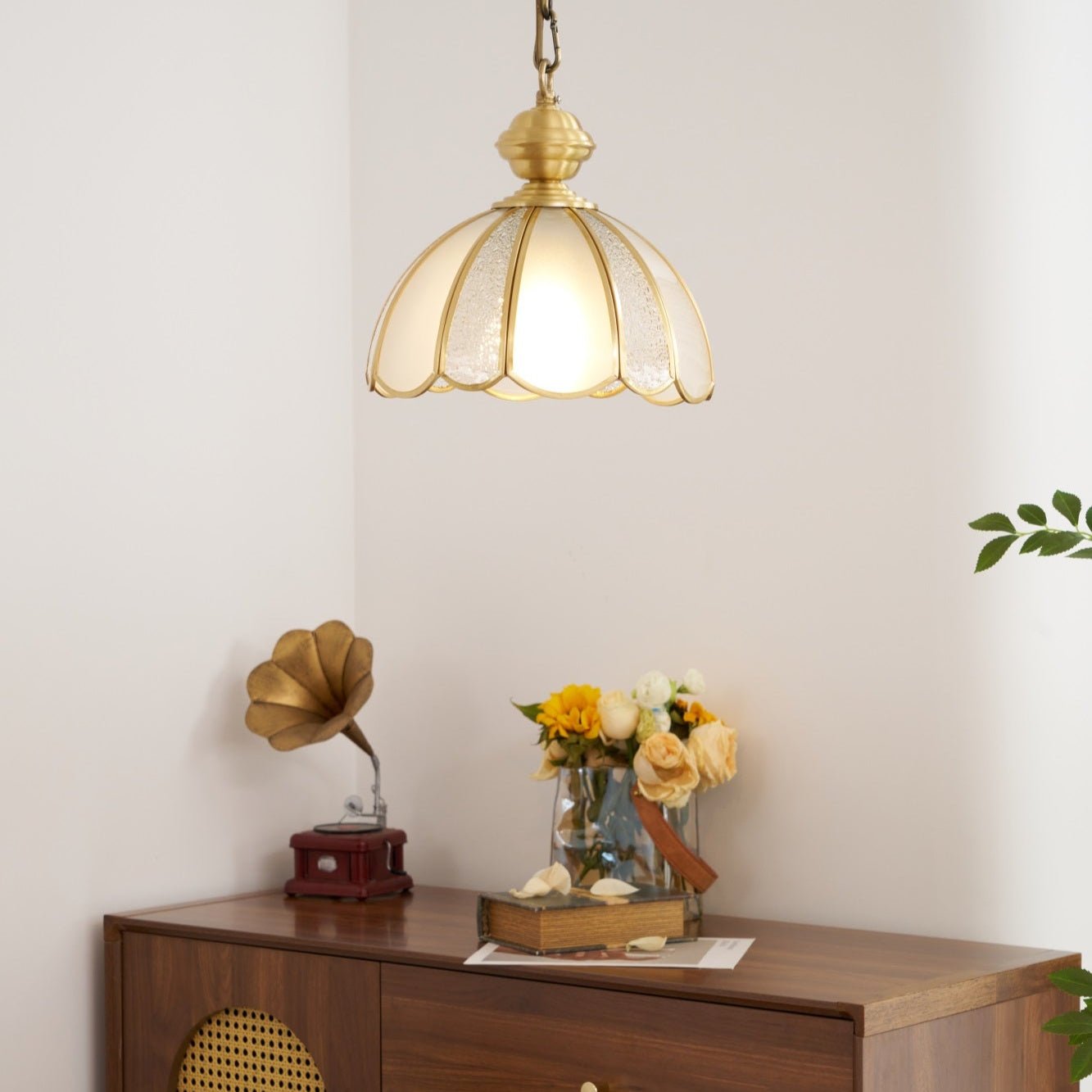 Ophaan Traditional Art Brass Glass Pendant Light - Letslighting