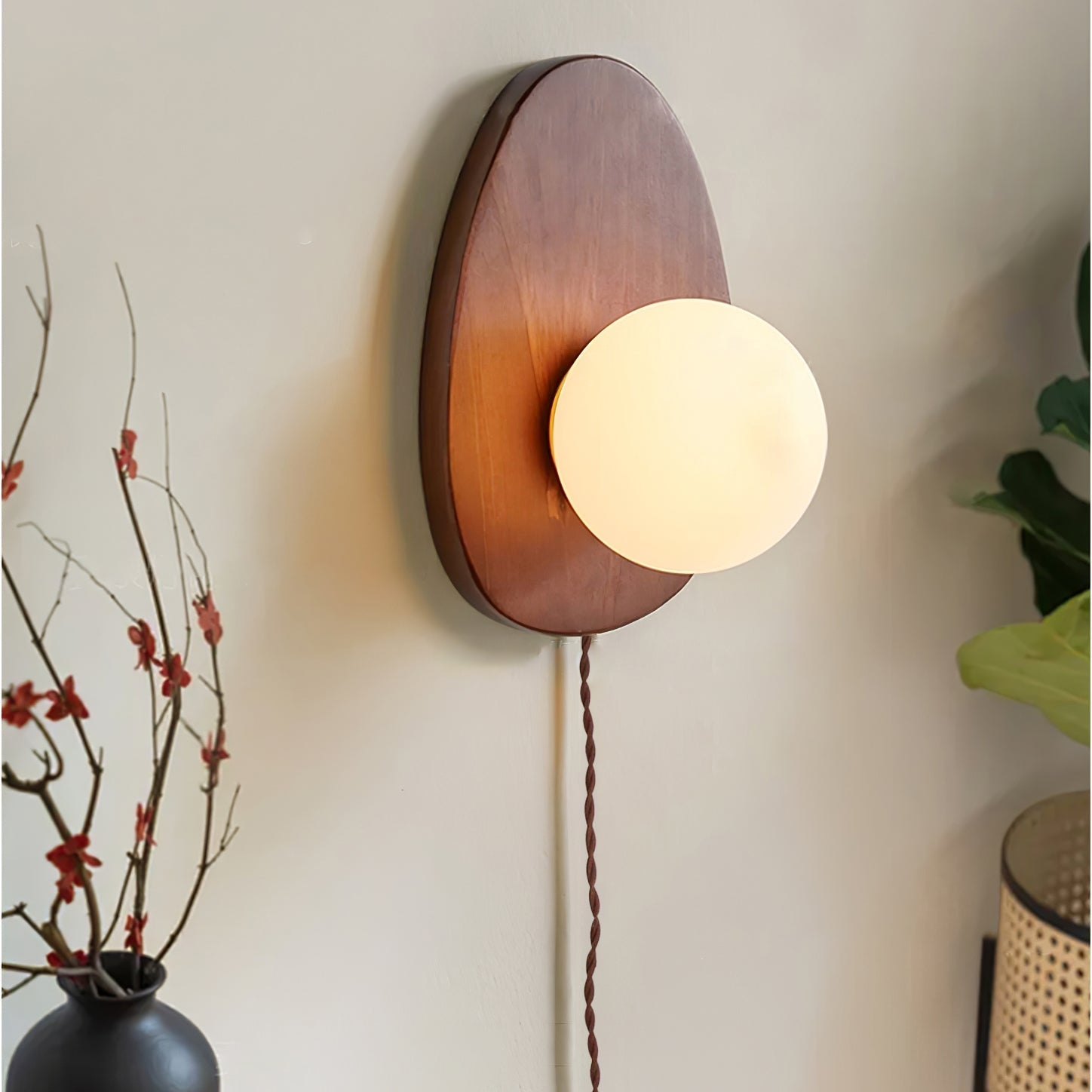 Muto Pebble Glow Wall Lamp