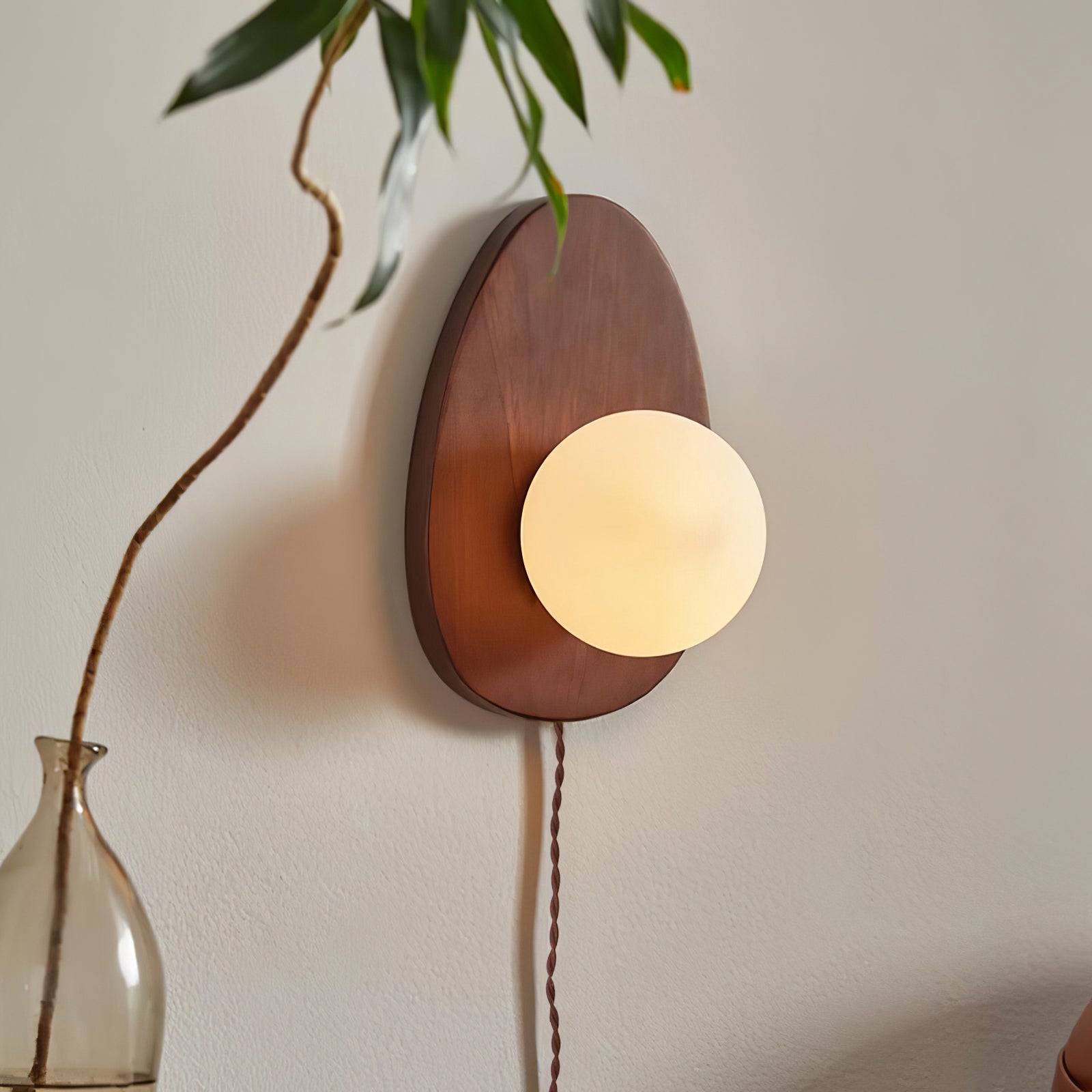 Muto Pebble Glow Wall Lamp