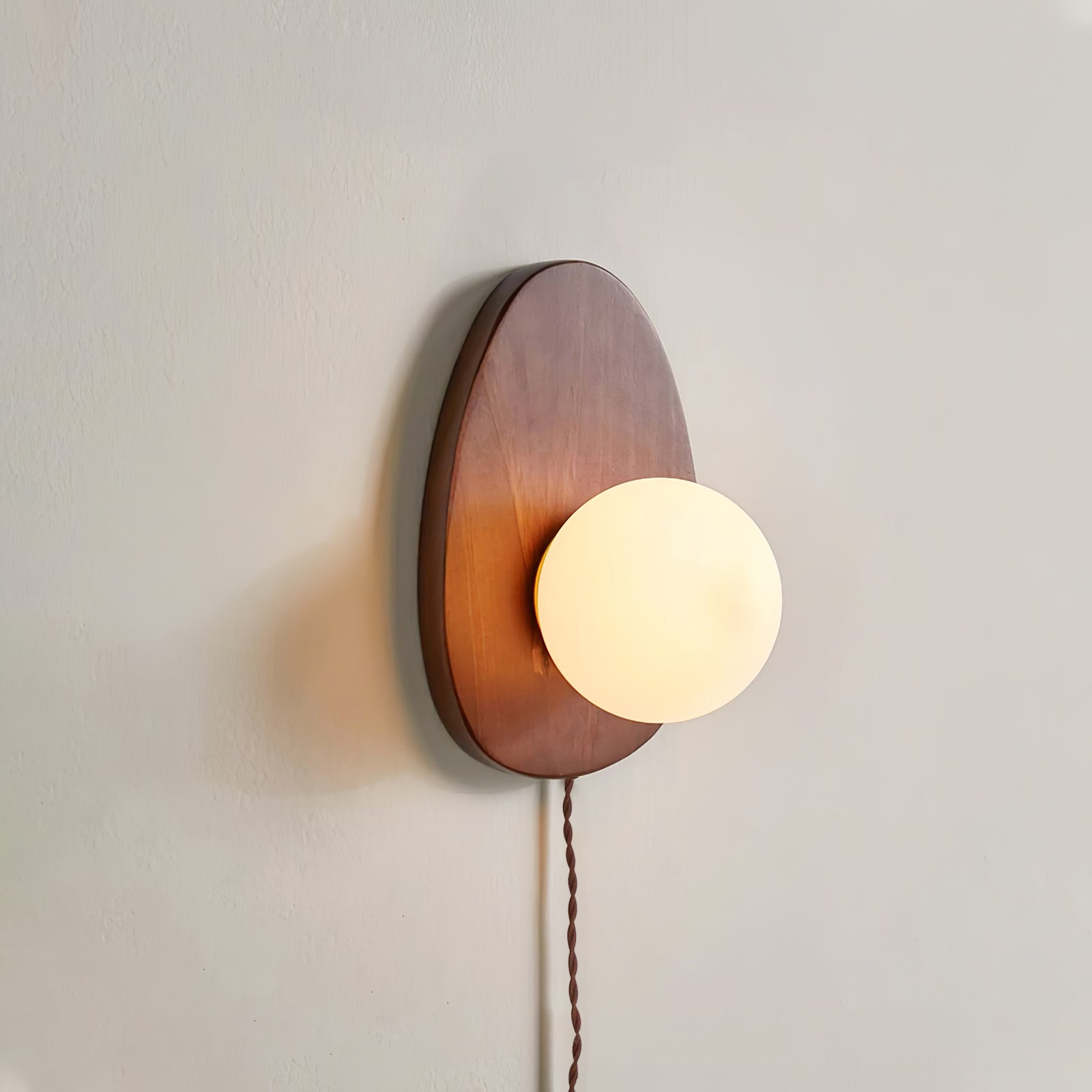 Muto Pebble Glow Wall Lamp