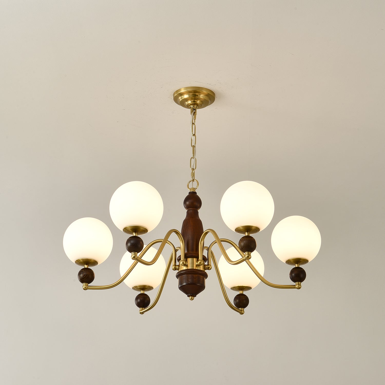 Lustra Chandelier Wood & Brass Globe - Letslighting