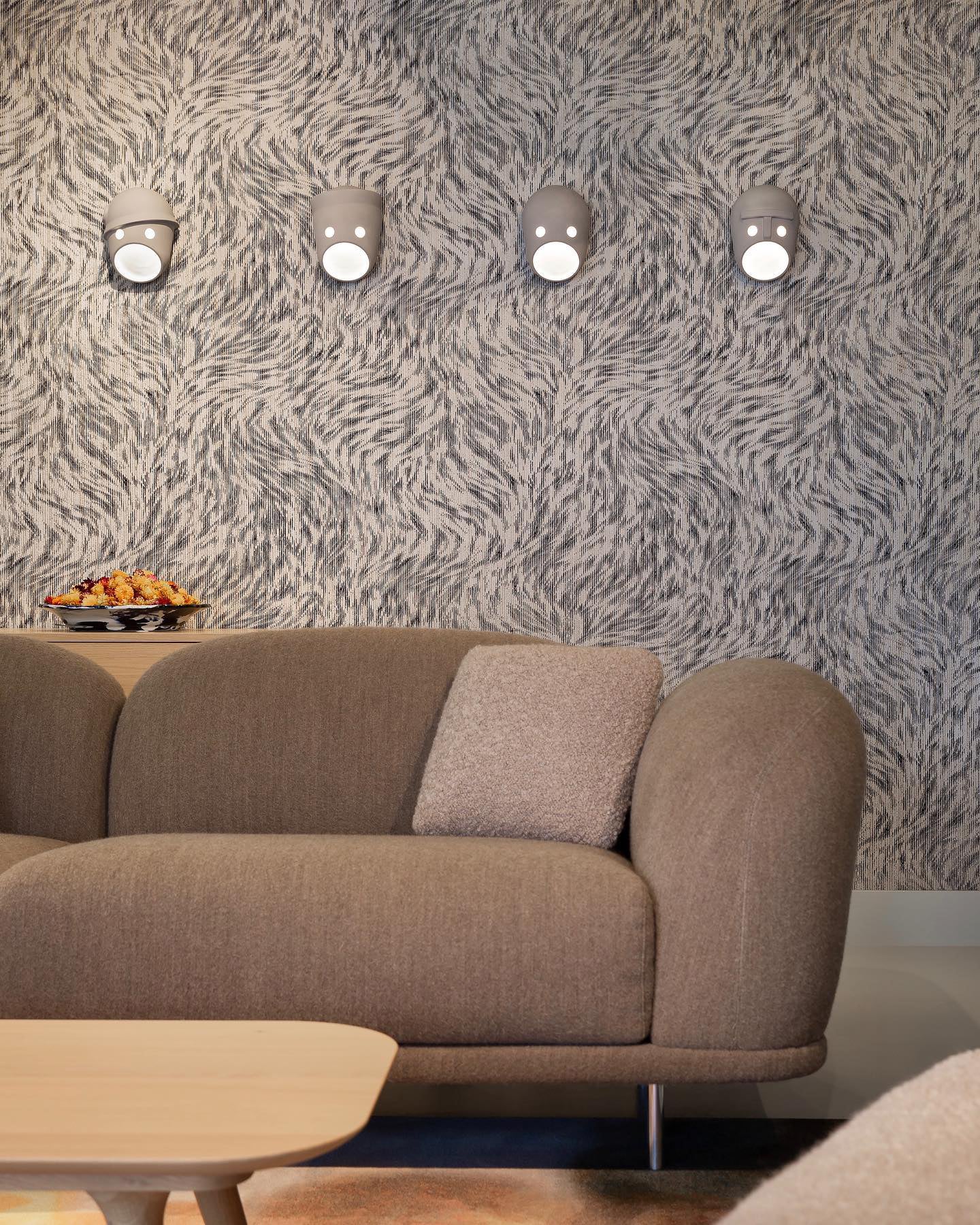 Elvynira Individual Creativity Party Resin Wall Lamp - Letslighting
