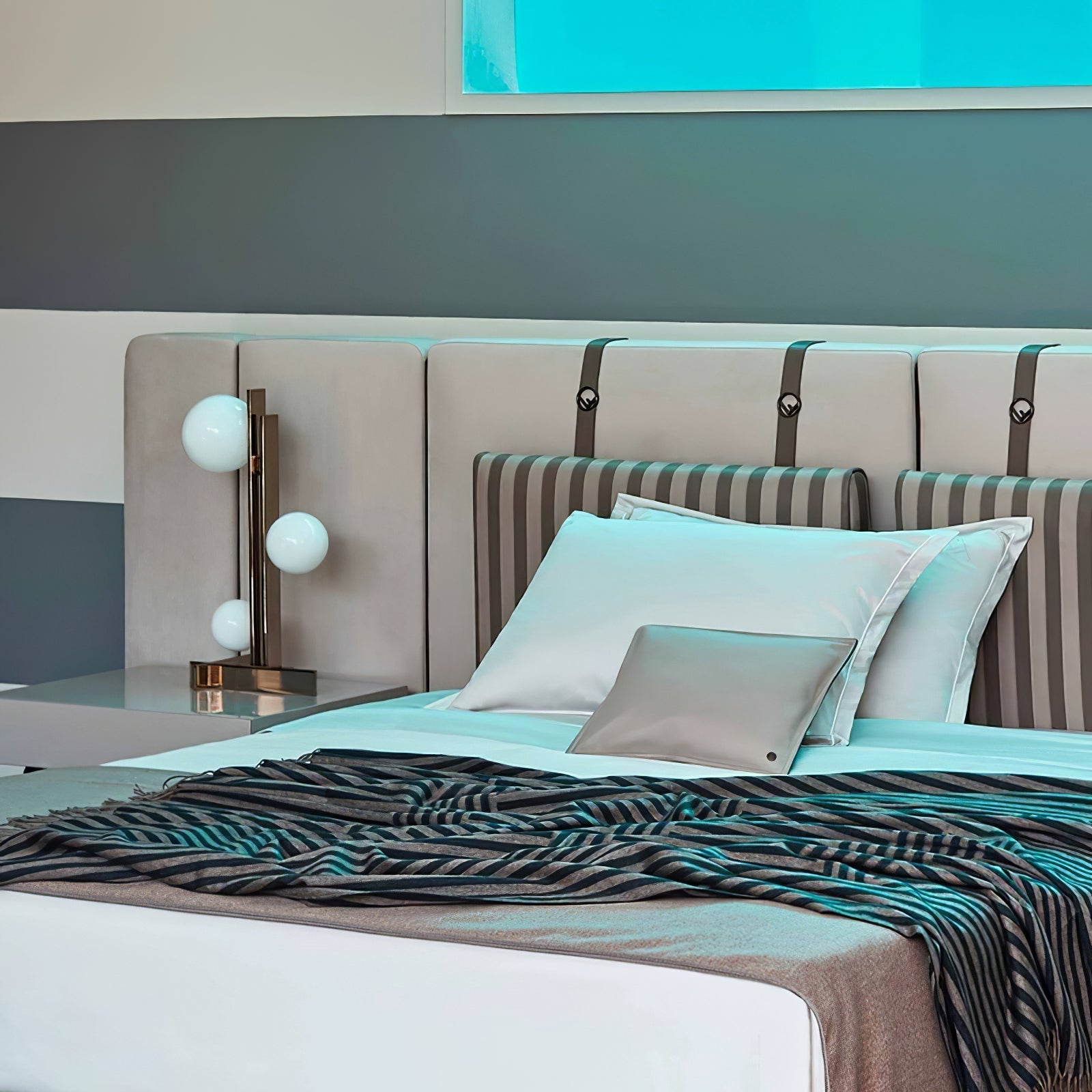 Luma Contemporary Glass Table Lamp - Letslighting