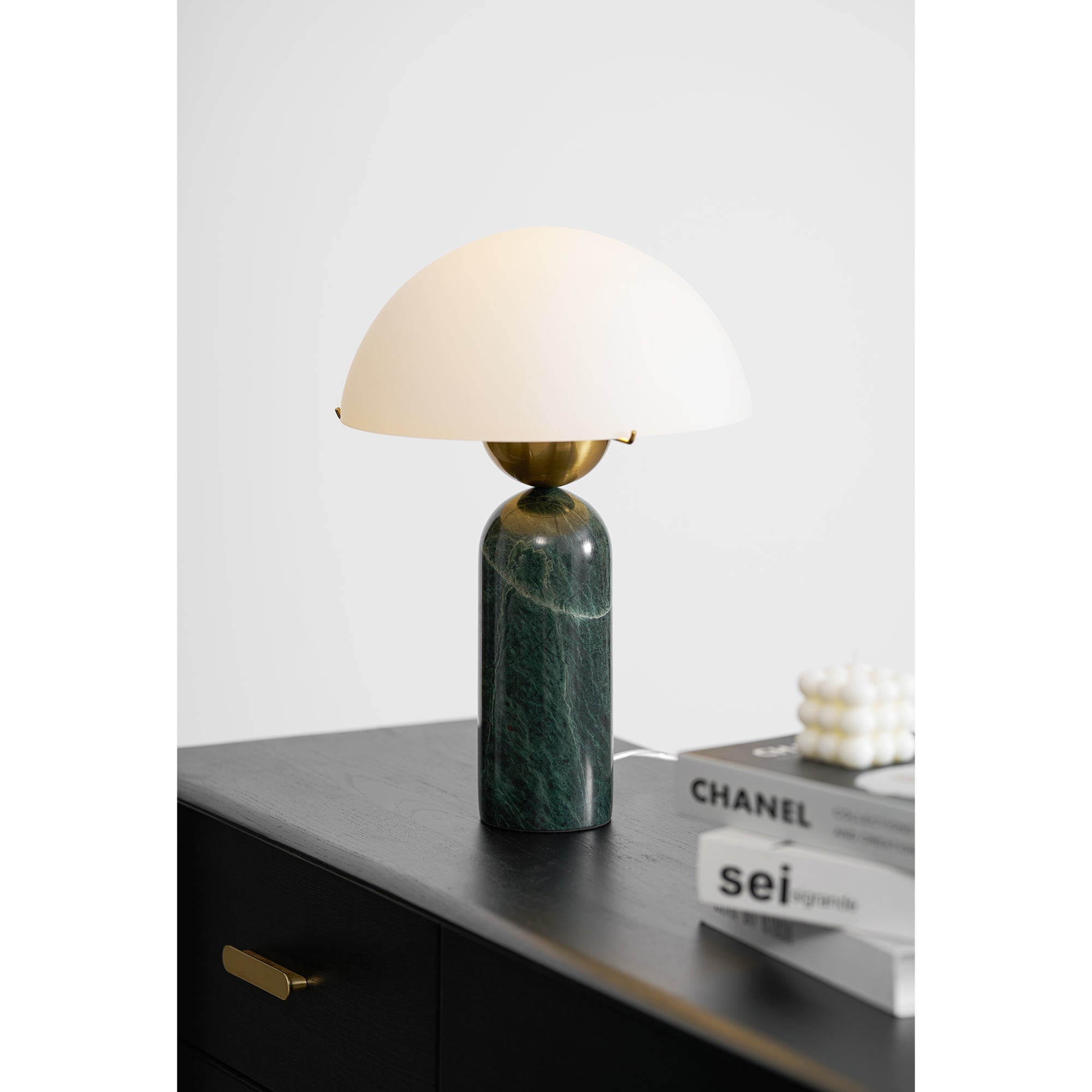 Veviniel Alabaster Table Lamp - Letslighting
