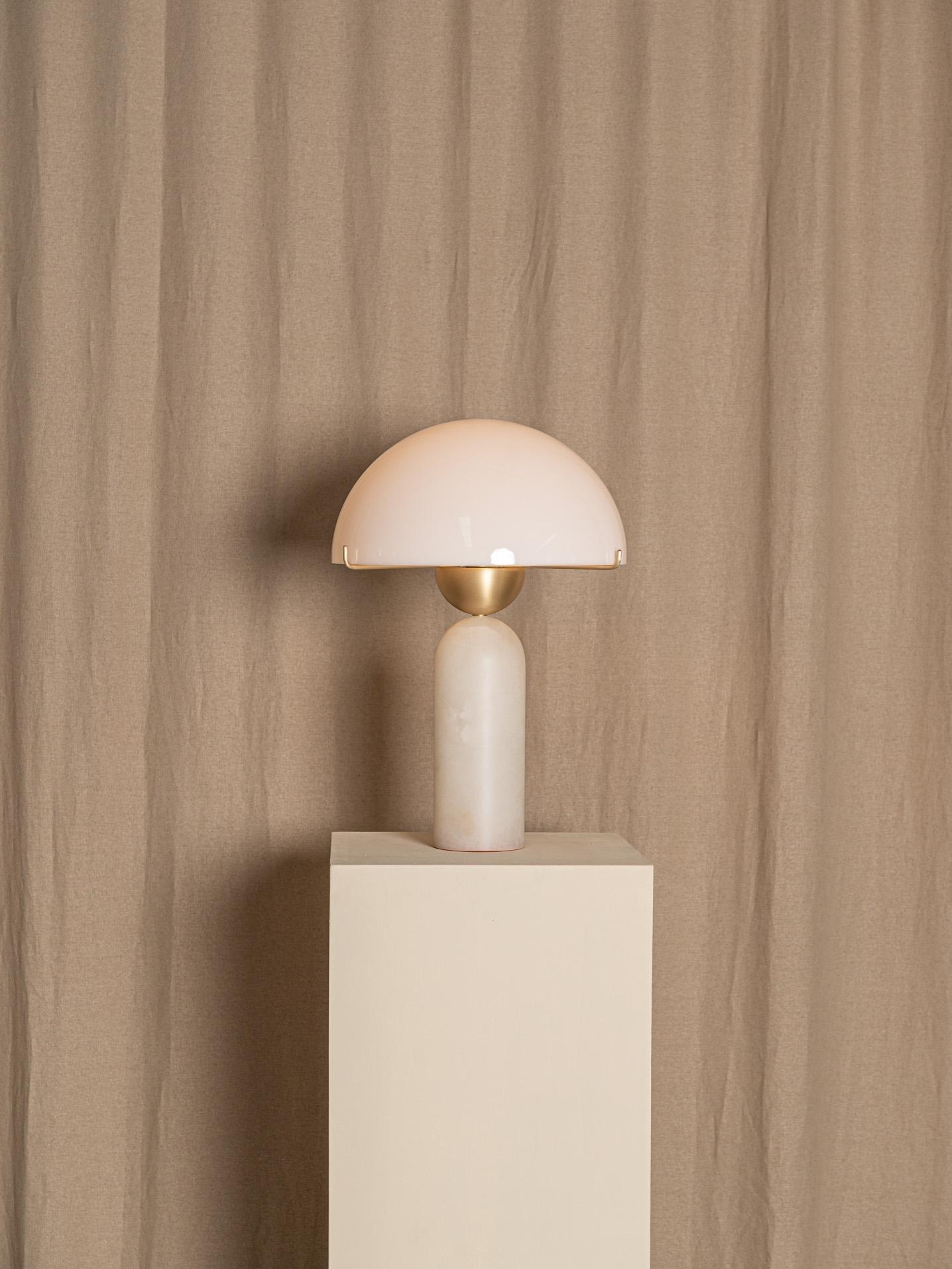 Veviniel Alabaster Table Lamp - Letslighting