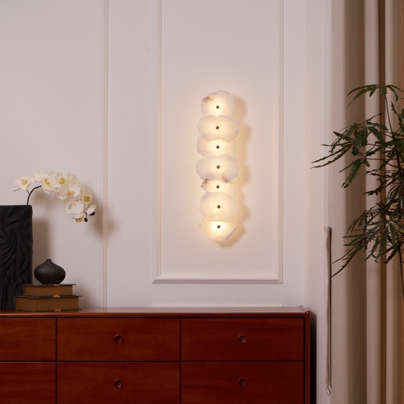 Ritta Alabaster Flower Wall Lamp