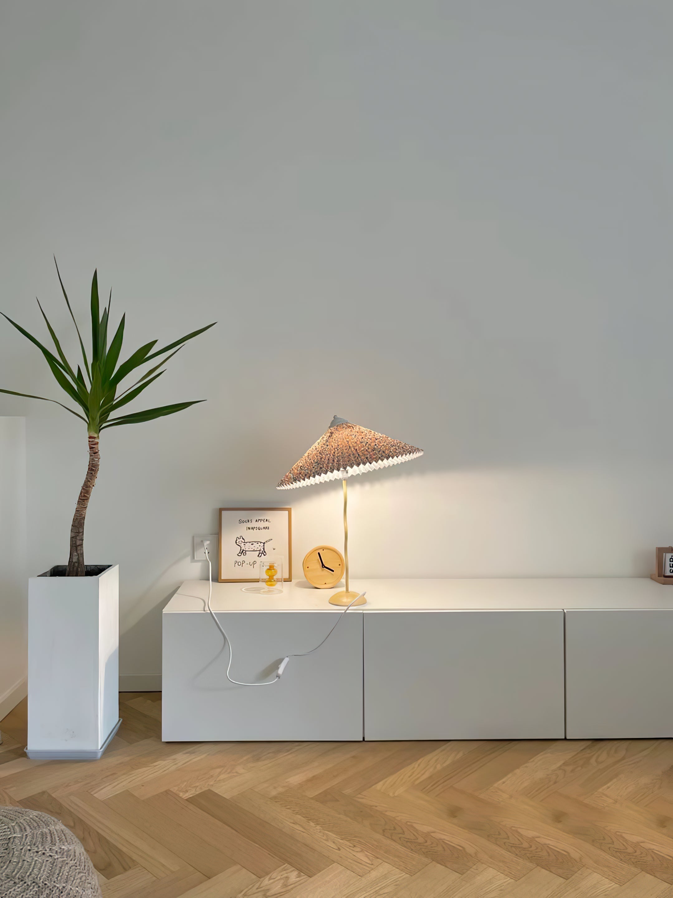 Floran Fabric Artistic Table Lamp - Letslighting