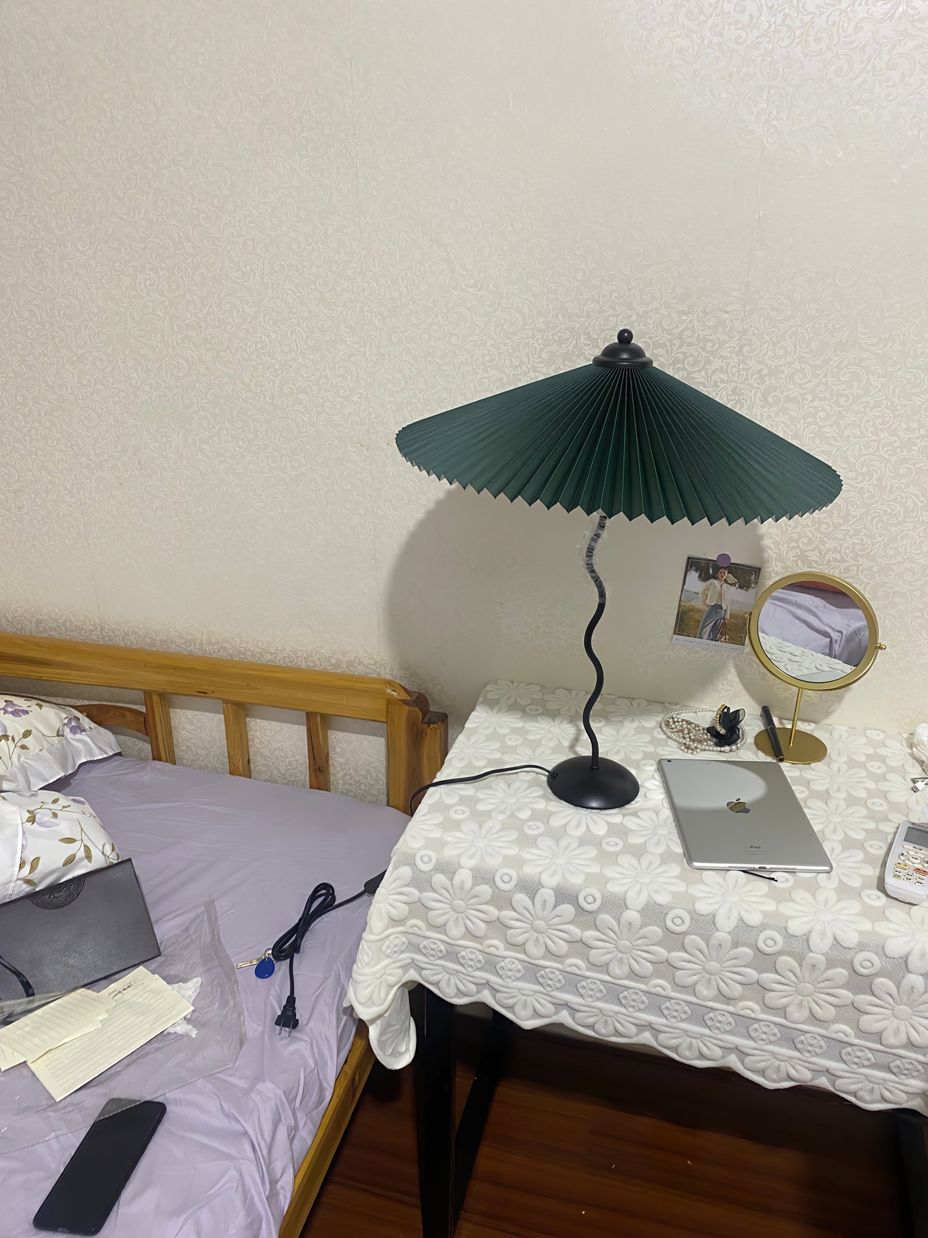 Floran Fabric Artistic Table Lamp - Letslighting