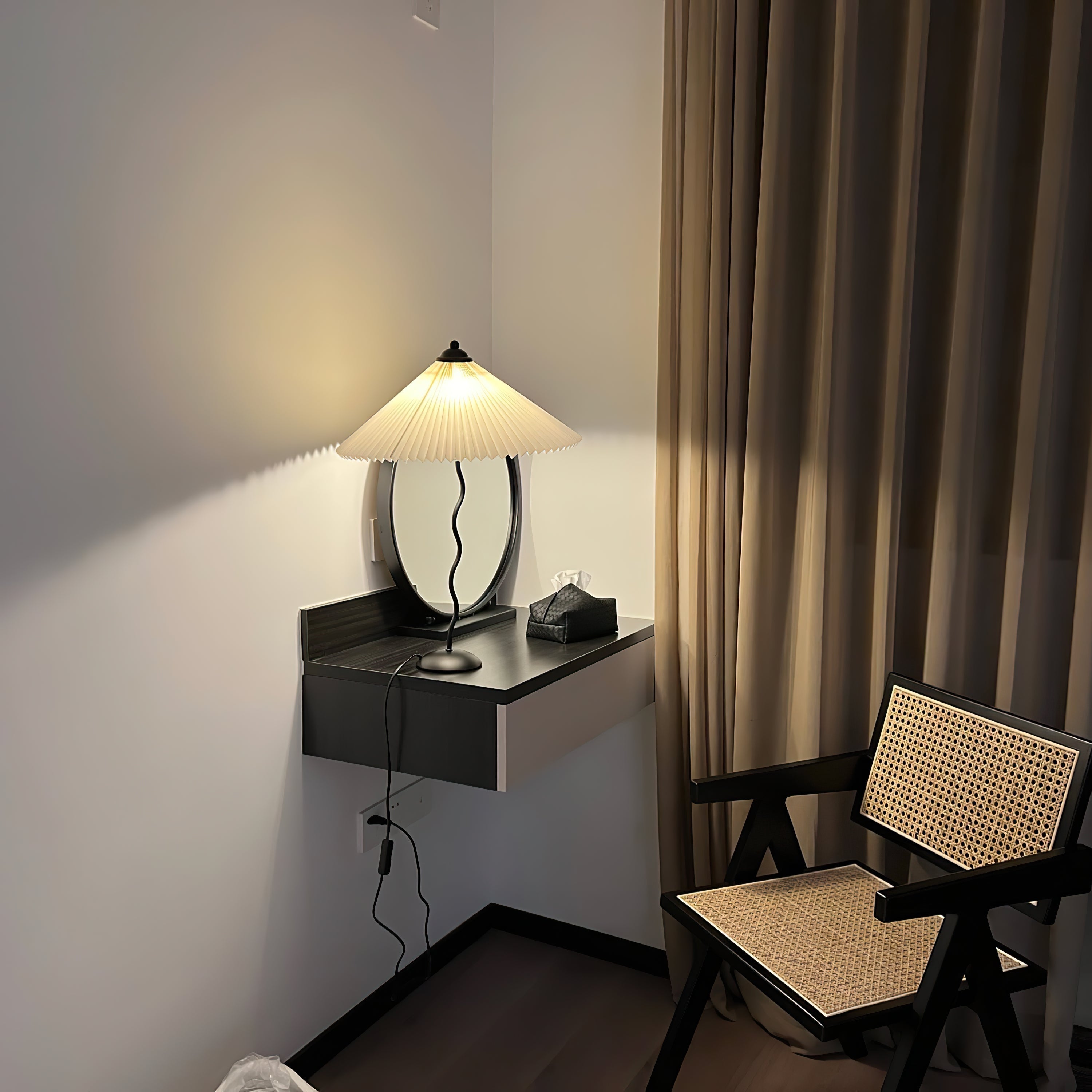 Floran Fabric Artistic Table Lamp - Letslighting