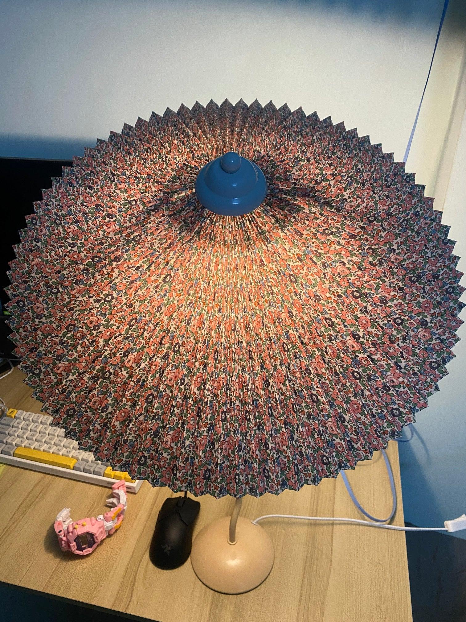 Floran Fabric Artistic Table Lamp - Letslighting