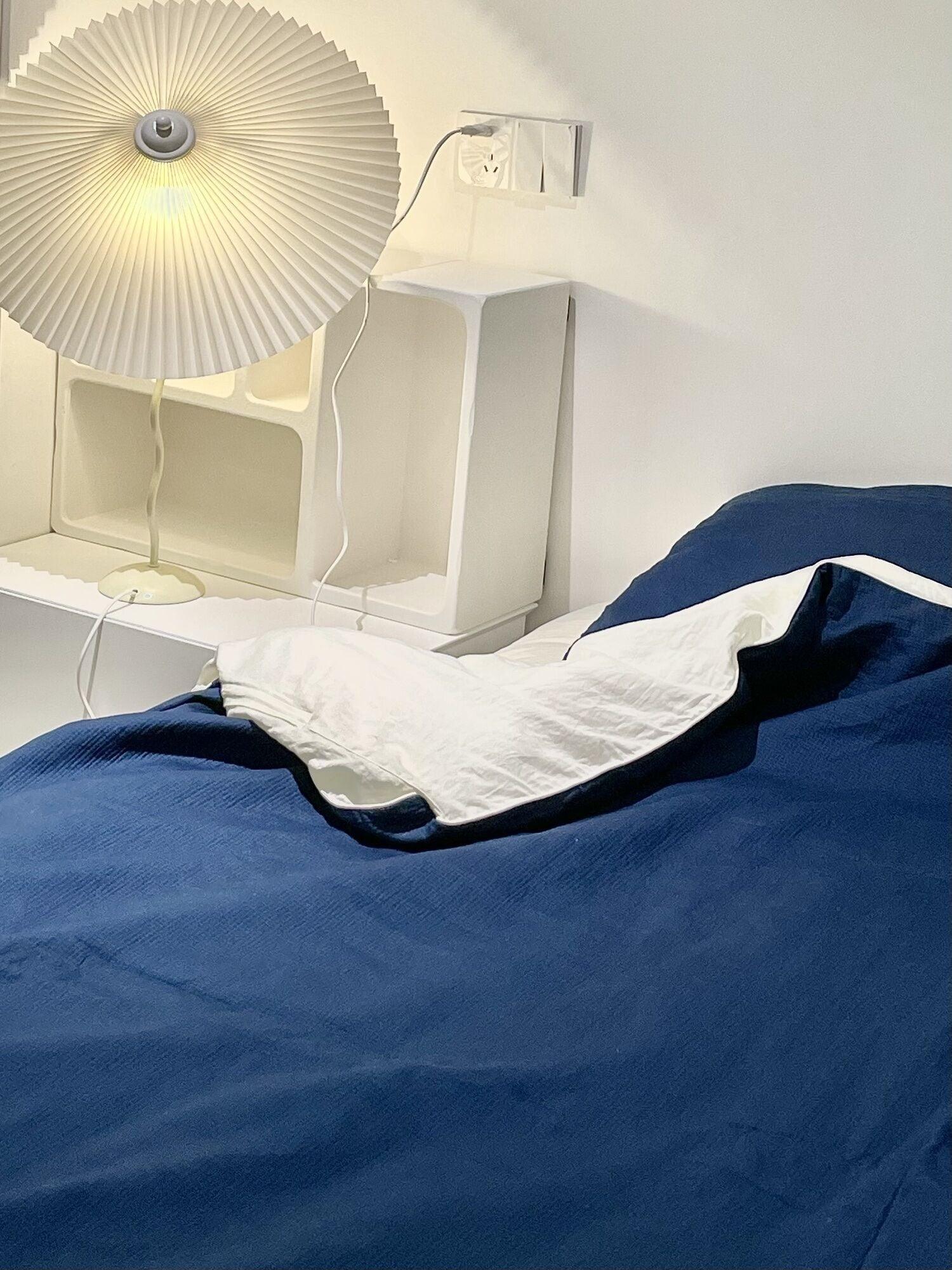 Floran Fabric Artistic Table Lamp - Letslighting